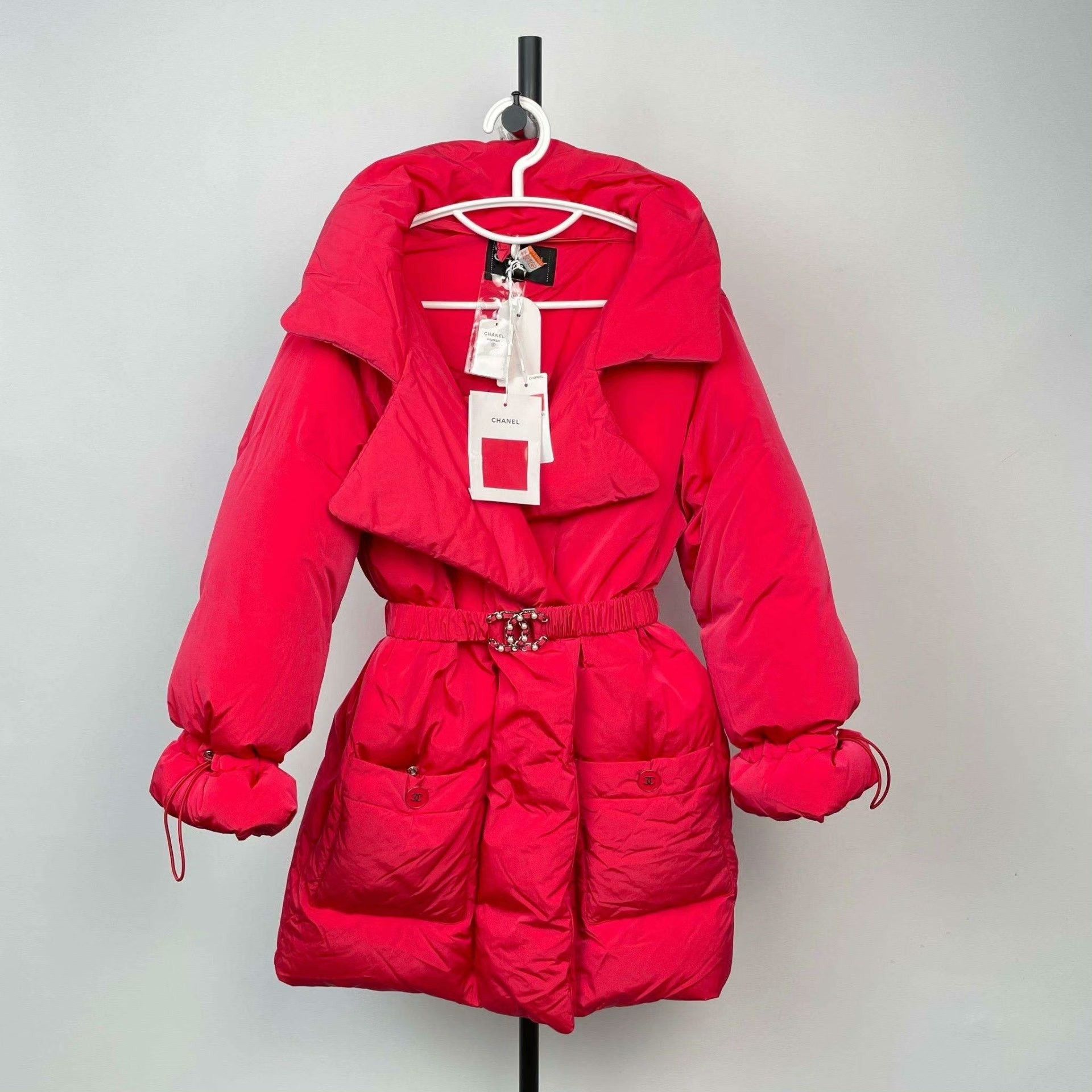 Chanel Chanel Down Red Down Jacket 34 Women Size XS / US 0-2 / IT 36-38 - 1 Thumbnail