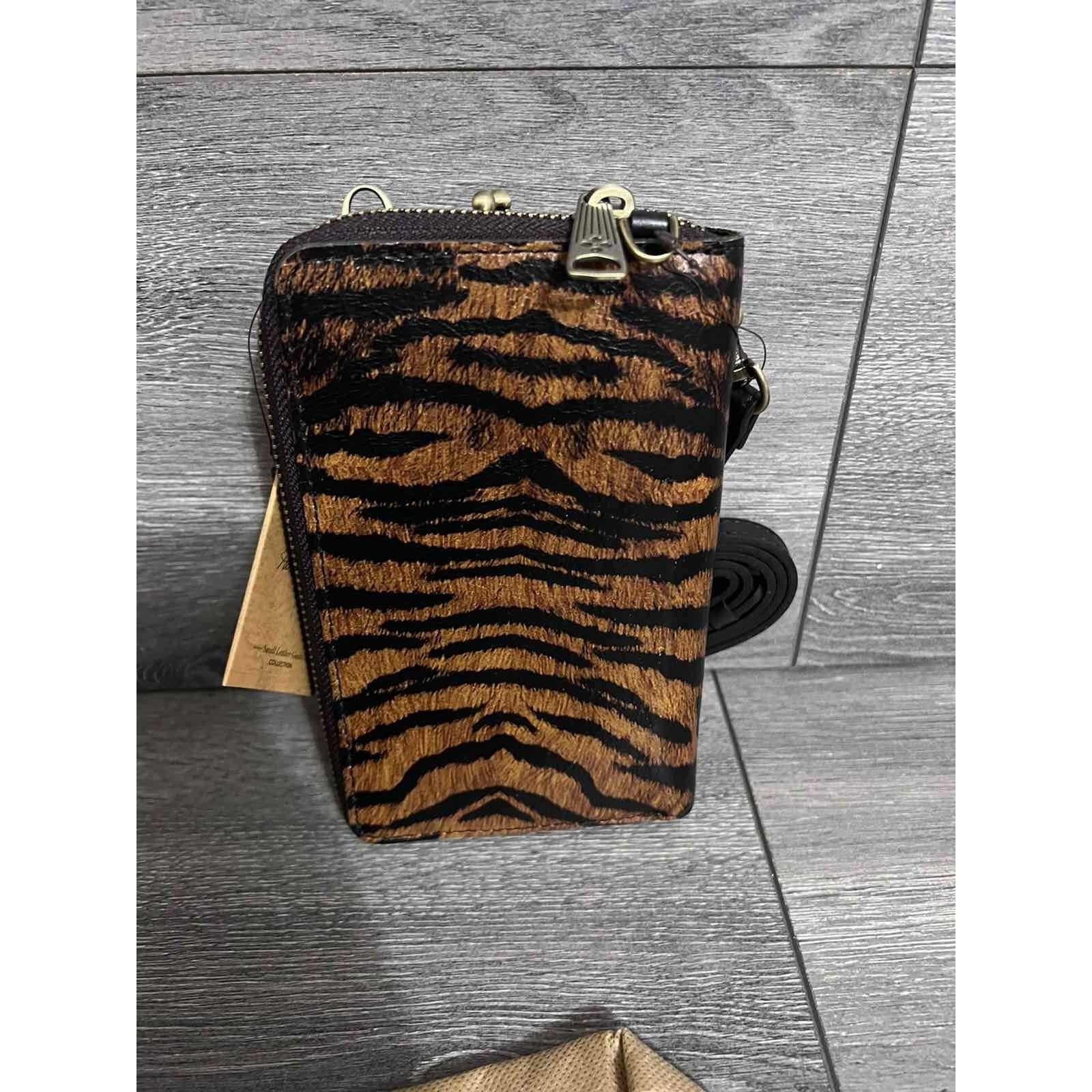 Patricia Nash Patricia Nash Pertina Frame Pouch Crosbody Tiger Bag A399516 Size ONE SIZE - 5 Thumbnail