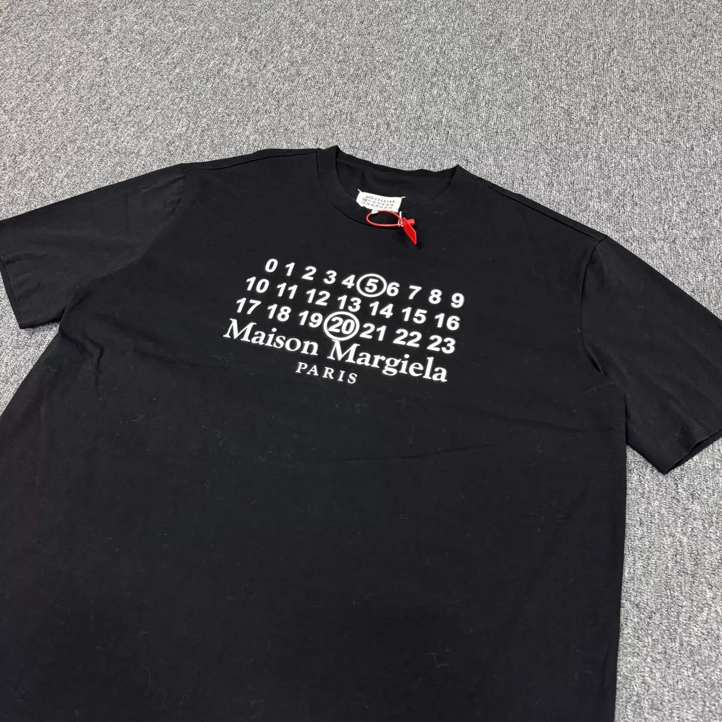 Maison Margiela MM Oversized Chest Logo Short Sleeve T L 99 New Size US L / EU 52-54 / 3 - 3 Thumbnail