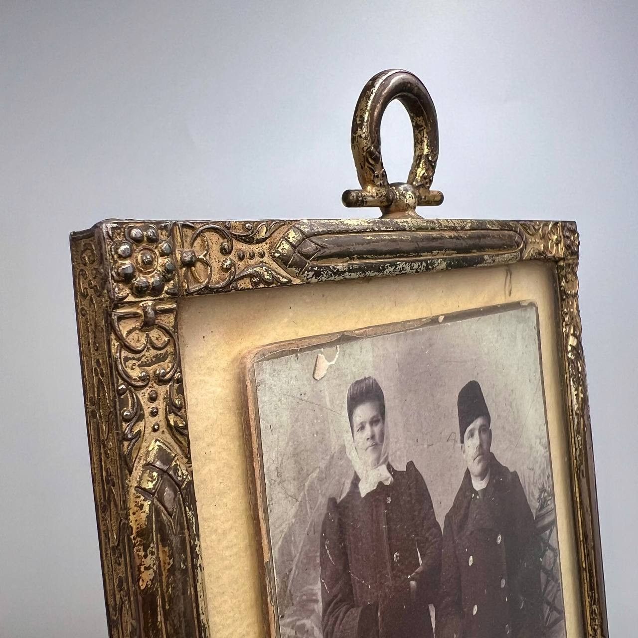 Vintage Antique Collectible Gilt Plated Brass Family Photo Portrait Size ONE SIZE - 9 Thumbnail