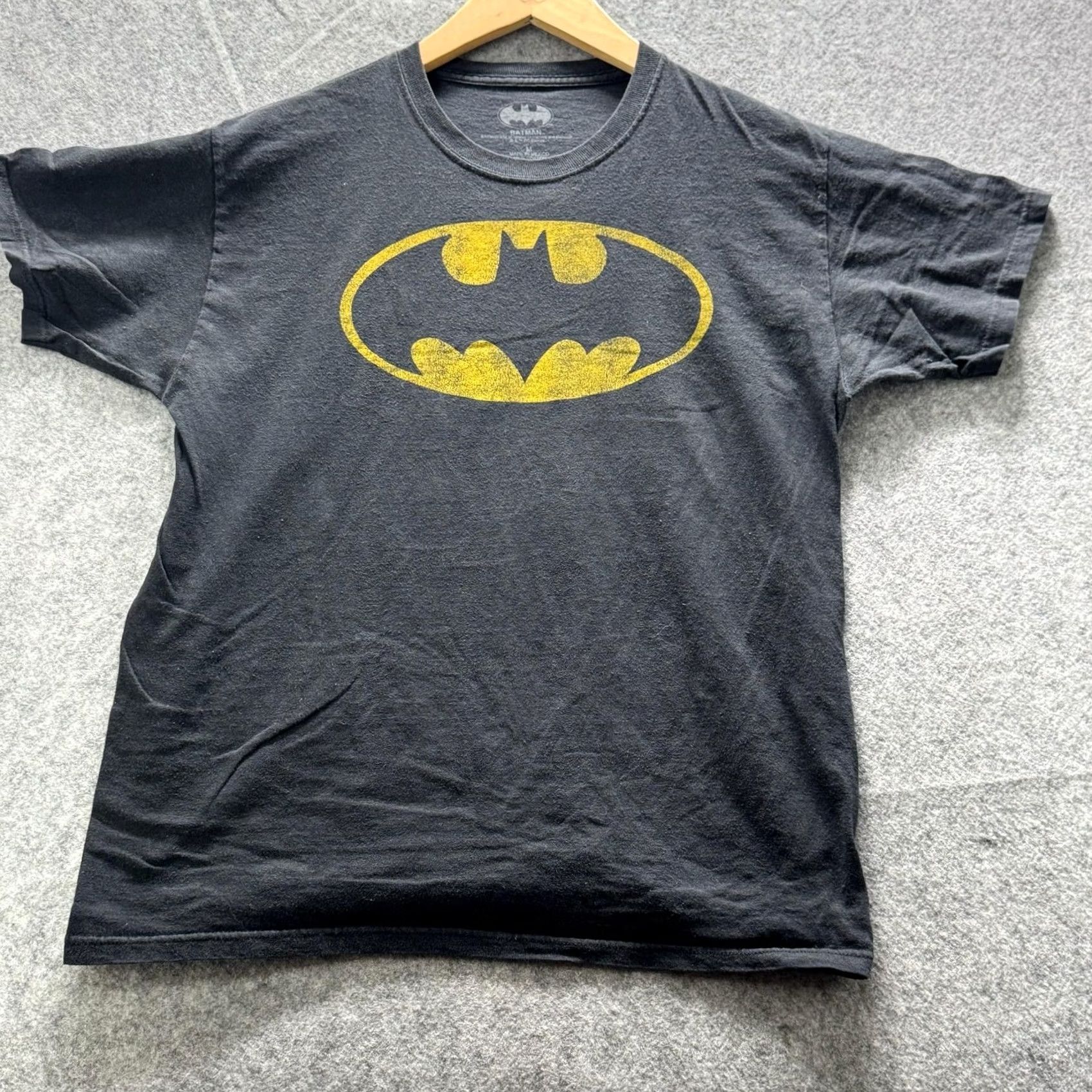 Logo 7 Batman Shirt Mens M Black Distressed Logo Graphic Tee Crewneck Cotton Tagless Size US M / EU 48-50 / 2 - 2 Thumbnail