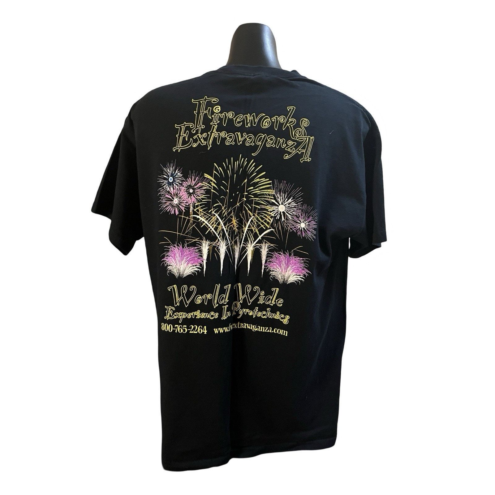 Gildan Fireworks Extravaganza Gildan Black Graphic Tee Men’s Size L Size US L / EU 52-54 / 3 - 2 Thumbnail
