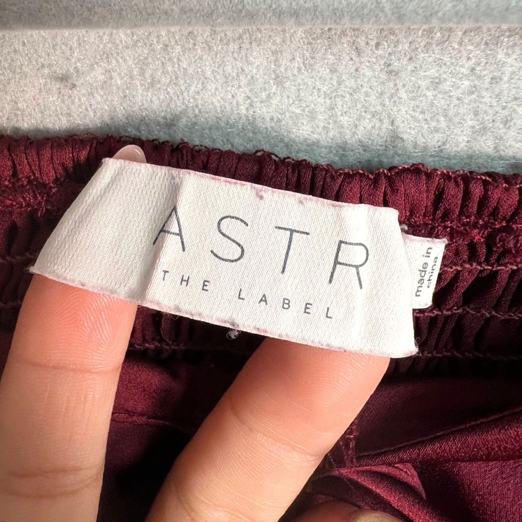 ASTR The Label ASTR Off-Shoulder Burgundy Satin Bodysuit Women’s Small Long Sleeve Casual Size S / US 4 / IT 40 - 3 Thumbnail
