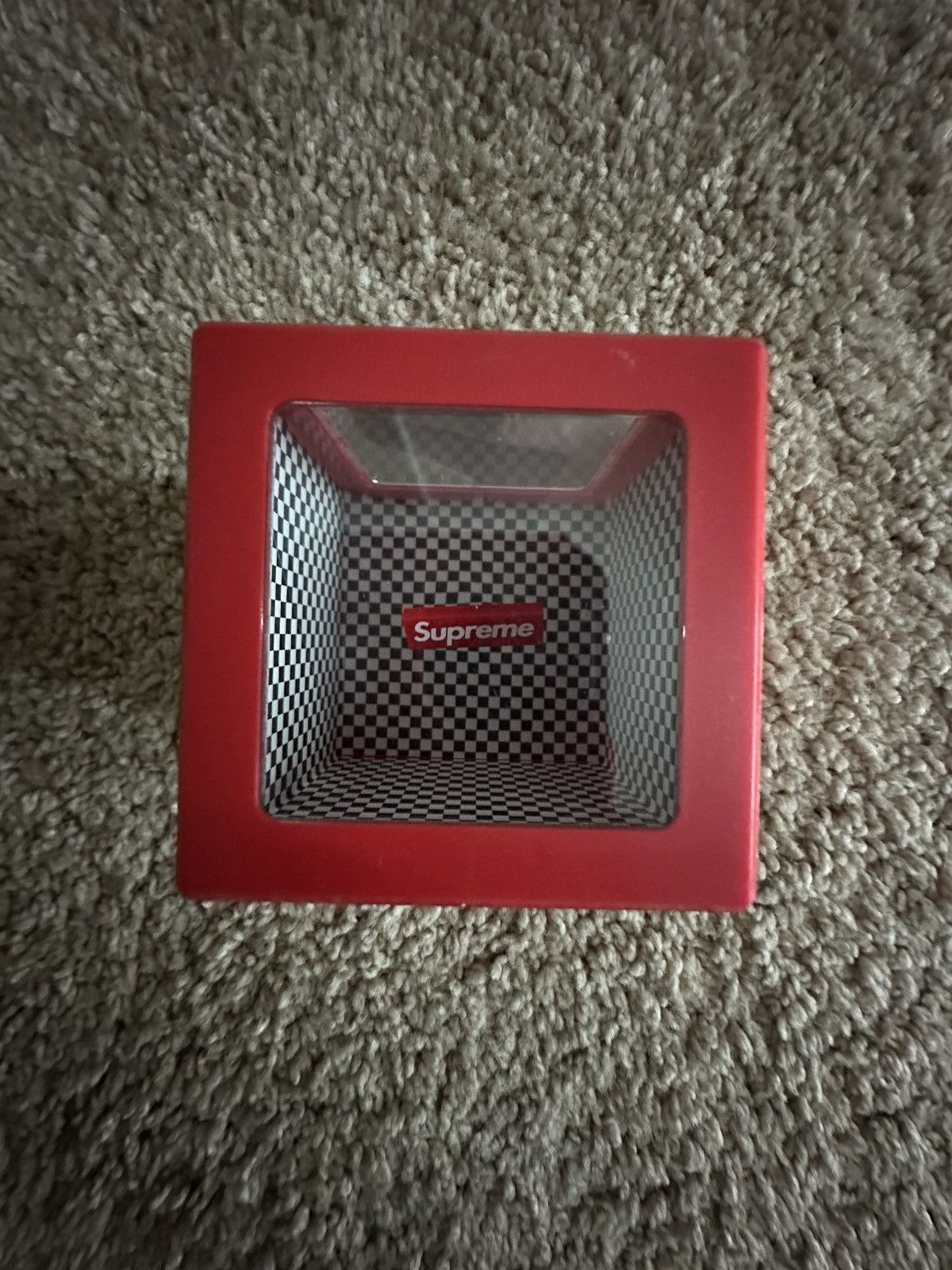 Supreme Supreme illusion coin bank red Ss18 Size ONE SIZE - 2 Thumbnail