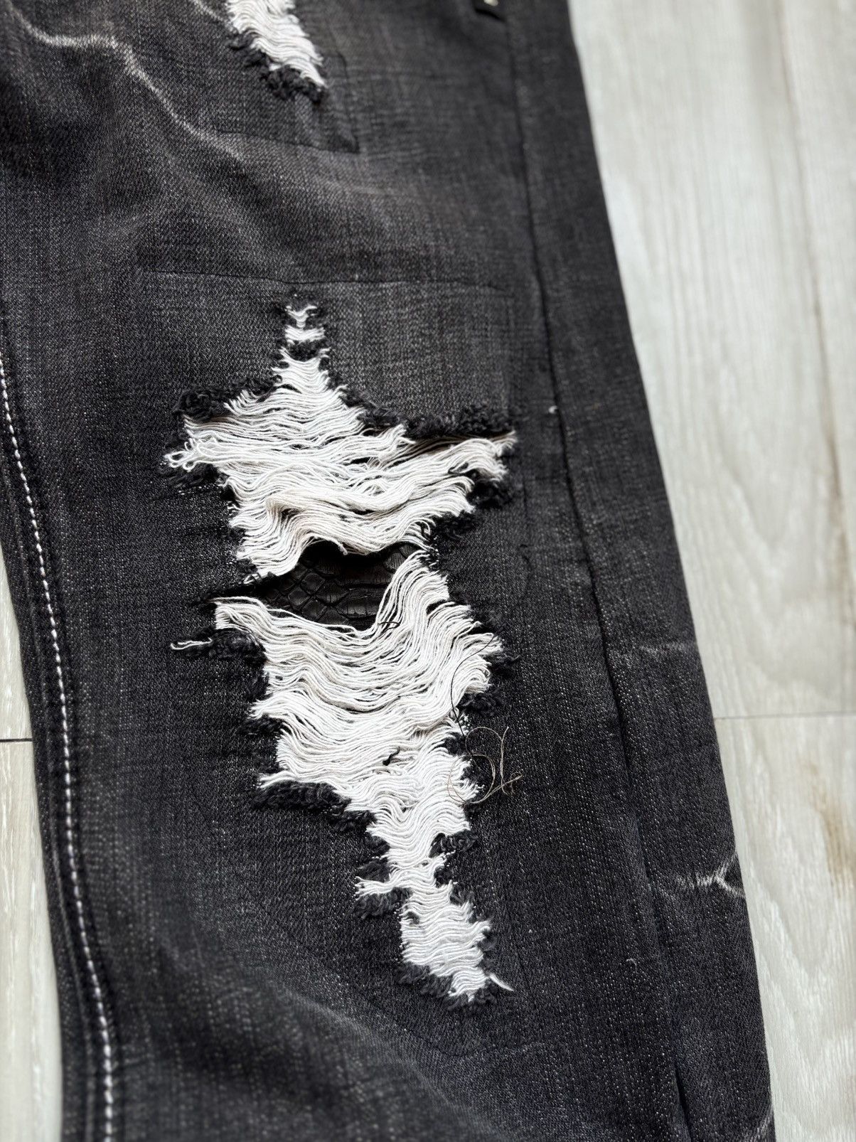 Japanese Brand Crystal ball distressed phyton flare jeans Size US 28 / EU 44 - 3 Thumbnail