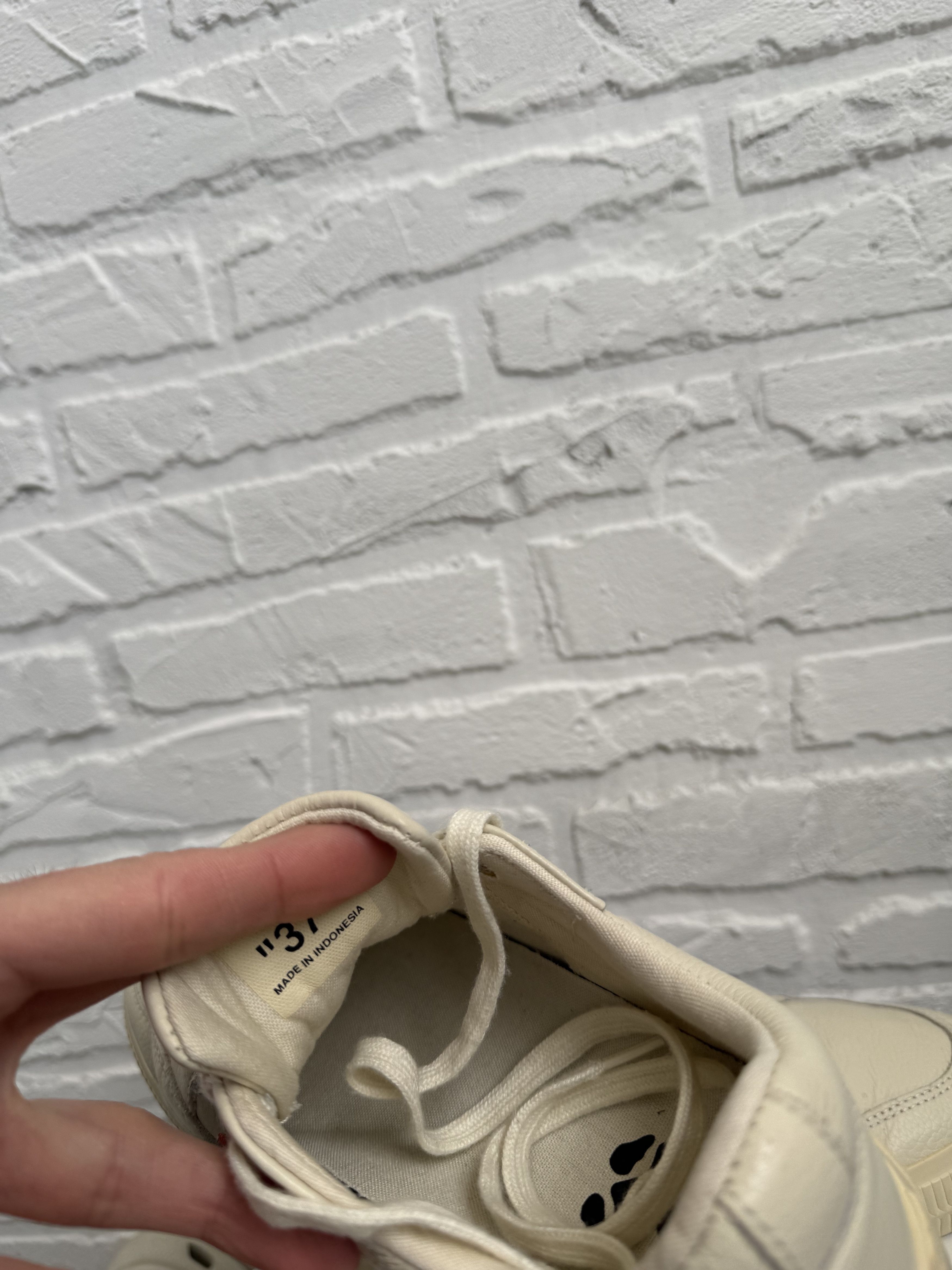 Off-White Off-White Leather Vulcanized Low sneakers cream white Size US 6 / IT 36 - 8 Thumbnail