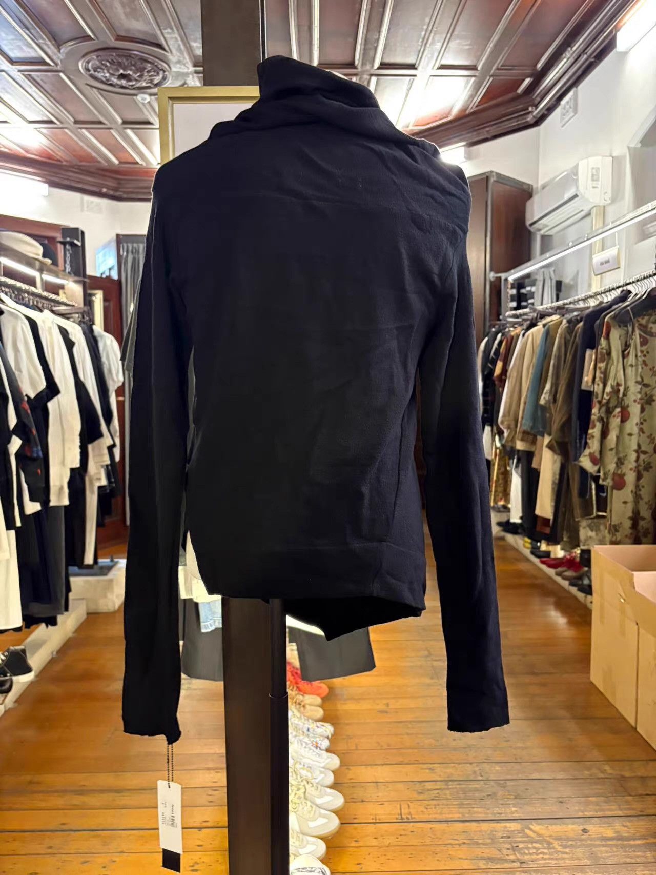 Julius JULIUS 16FW Series Black Wrap Neck Long Sleeve Top Ｑ25 Size US S / EU 44-46 / 1 - 3 Thumbnail