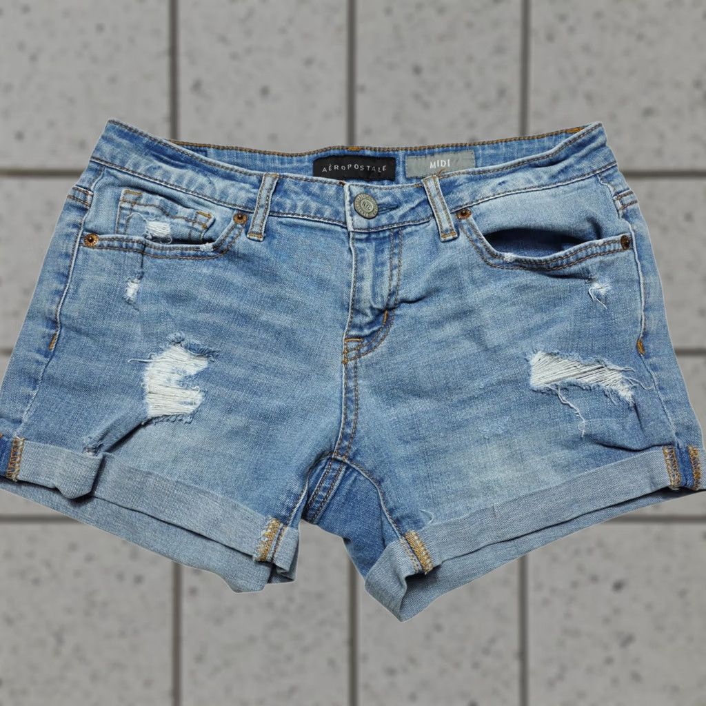 Vintage Womens Aeropostale Midi Blue Jean Shorts Size 4 Distressed Size 27" / US 4 / IT 40 - 1 Thumbnail