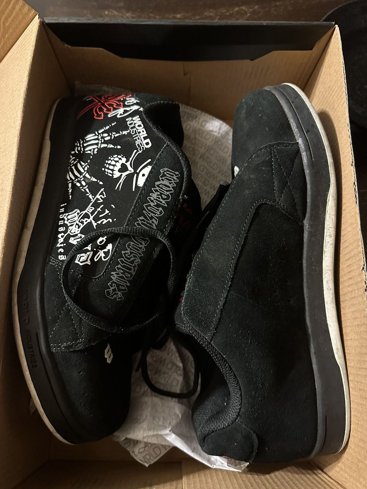 World Industries World Industries Smith “Bones” Skate Shoes Black White Red Size US 9 / EU 42 - 1 Thumbnail
