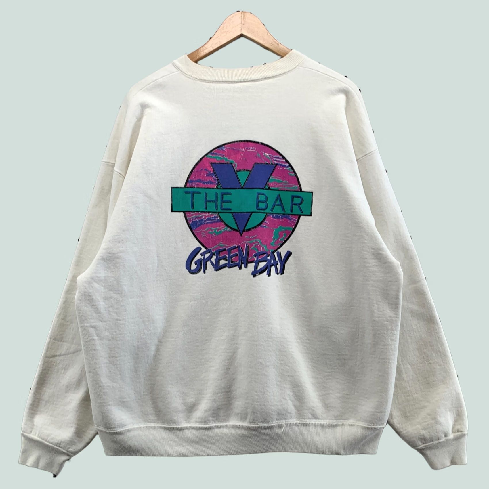 Fruit Of The Loom Vintage Green Bay The V BAR Crew Neck Sweatshirt Adult XL White Pullover - Free Shipping & Handling - 95% Fast Size US XL / EU 56 / 4 - 1 Thumbnail