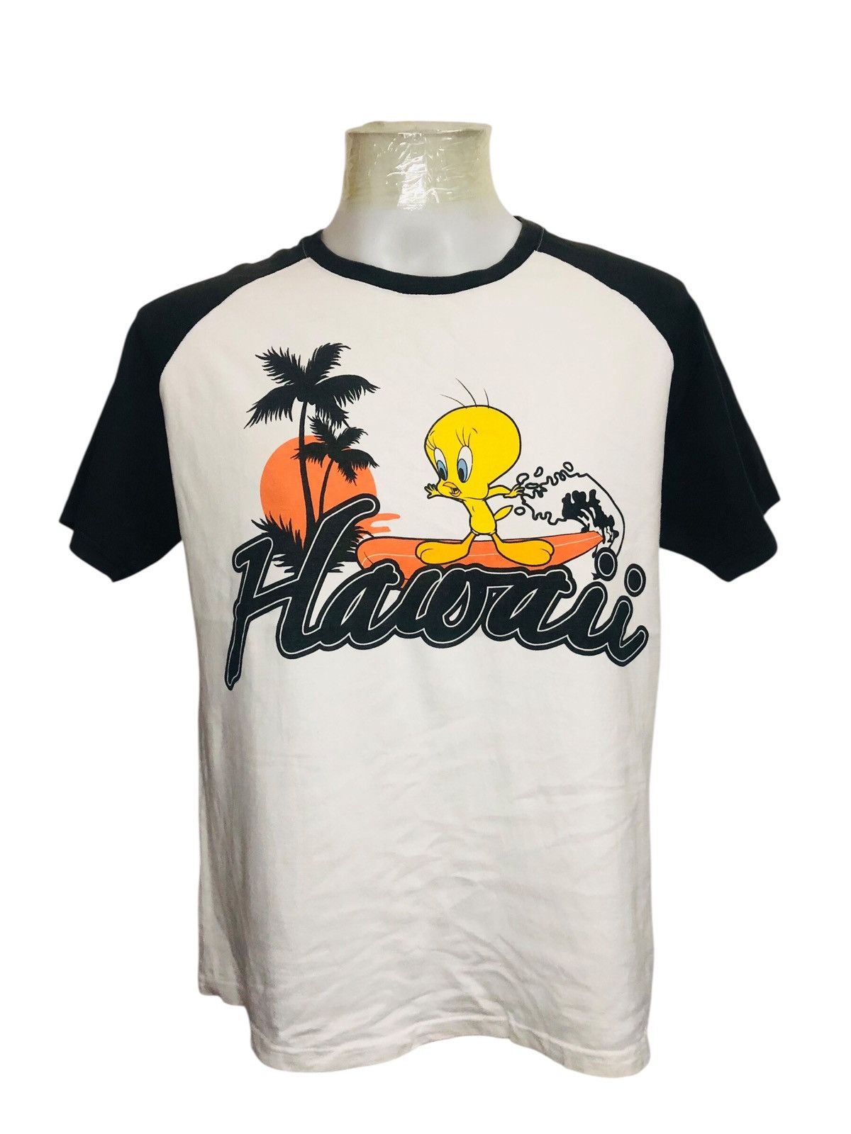 Other ‼️ RARE ‼️Looney Tunes X Hawaii surfing Tweety Size US L / EU 52-54 / 3 - 1 Thumbnail