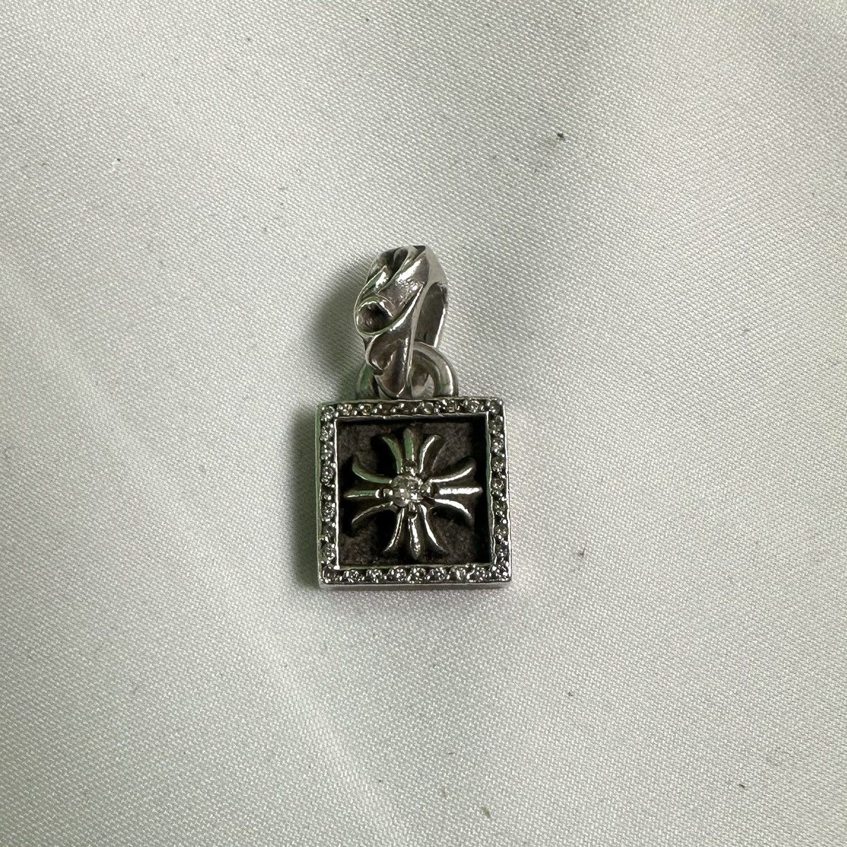 Chrome Hearts Chrome Hearts Cross Diamond Paved Frame Pendant (PreOwned) Size ONE SIZE - 1 Thumbnail