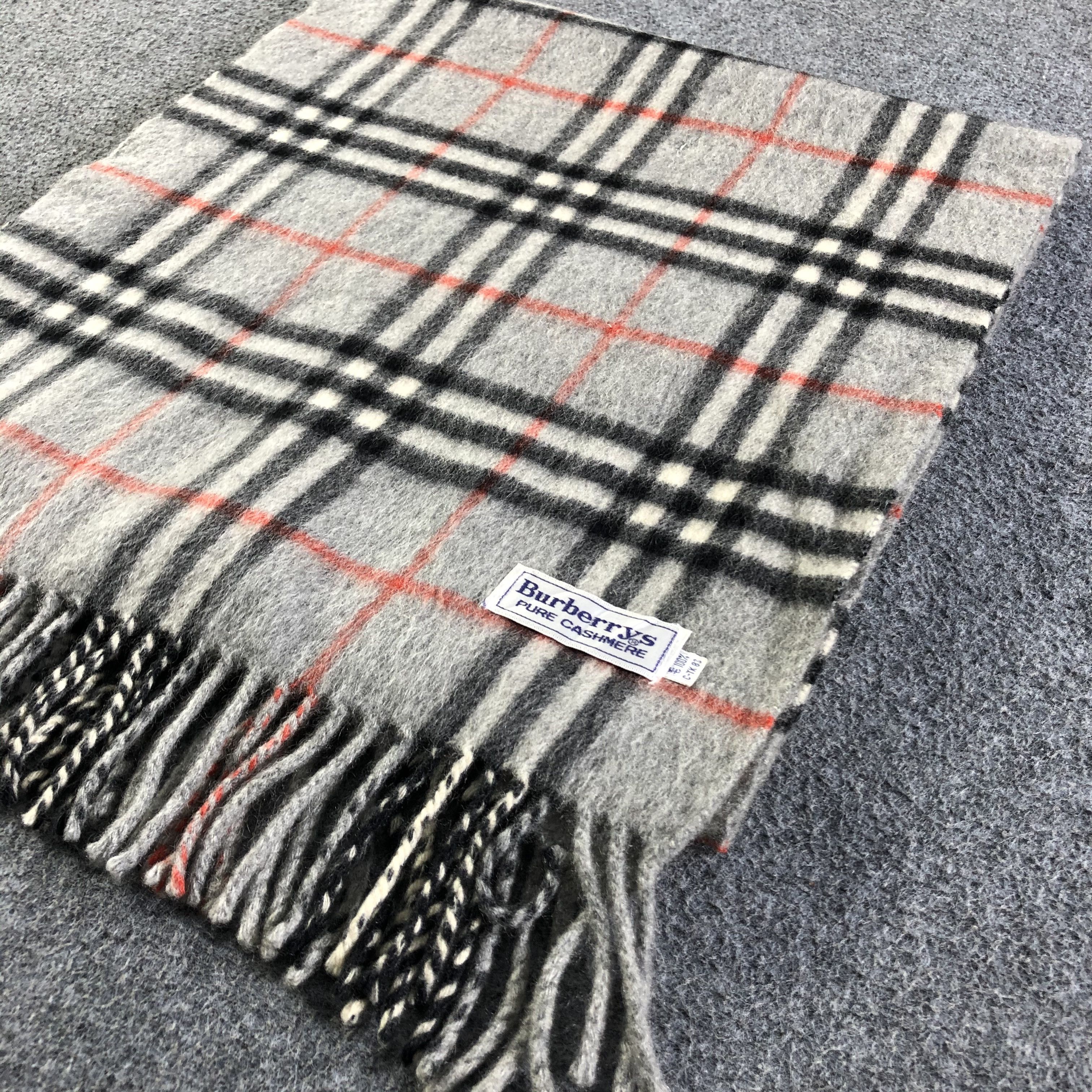 Burberry Burberrys Pure Cashmere Scarf / Muffler / Neckwear P091 Size ONE SIZE - 5 Thumbnail