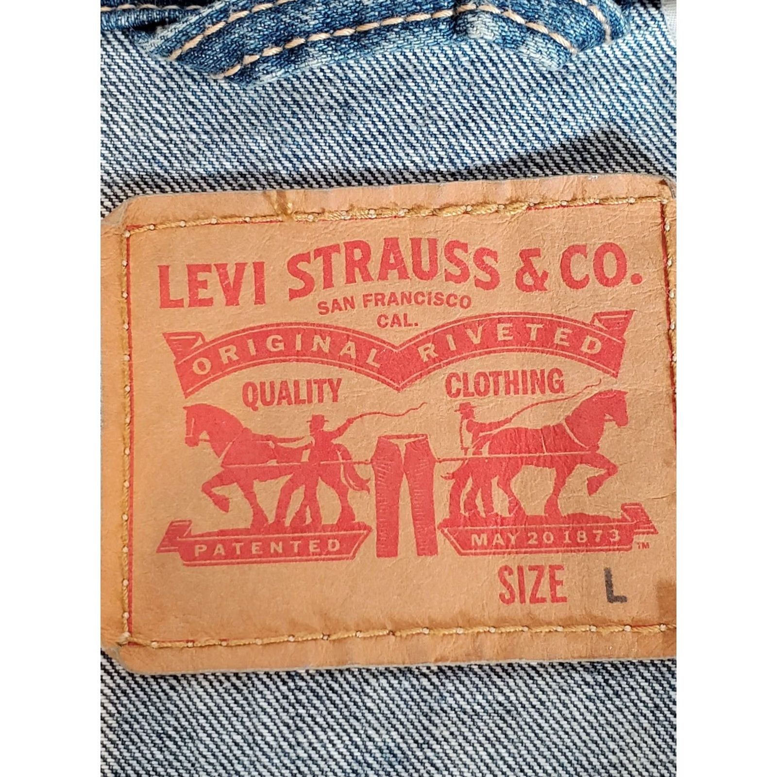 Levi's VINTAGE Levi's Trucker Jacket Denim Jean Blue L Men's Size Large (L) USA Classic USA Logo Button Closure Short Coat All Seasons Regular Fit Size US 33 - 6 Thumbnail