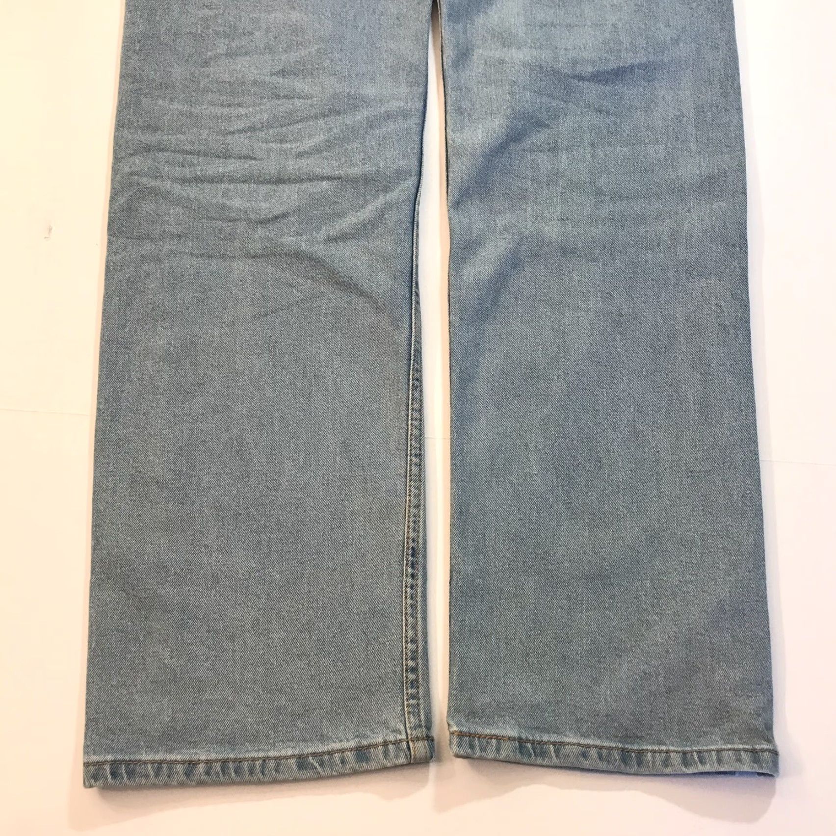 Levi's VINTAGE Levi's 505 Jeans Straight 34 Blue Medium Wash USA 34 Mens Regular Cotton Denim Distressed Leather Logo 505-0216 Size US 34 / EU 50 - 6 Thumbnail