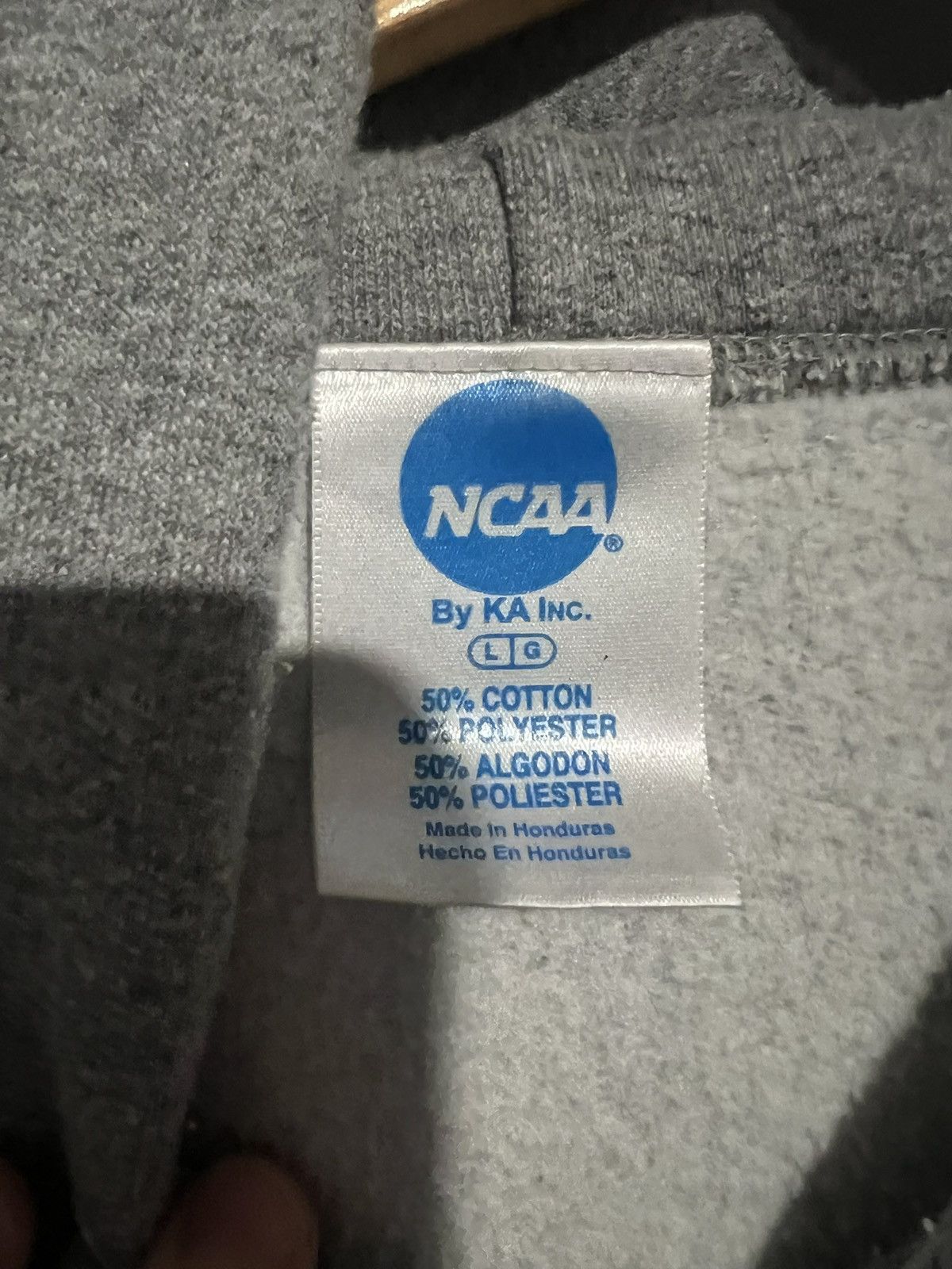 NCAA NCAA Auburn Tiger Eye Logo unisex Sz Large gray Hoodie Size US L / EU 52-54 / 3 - 6 Thumbnail