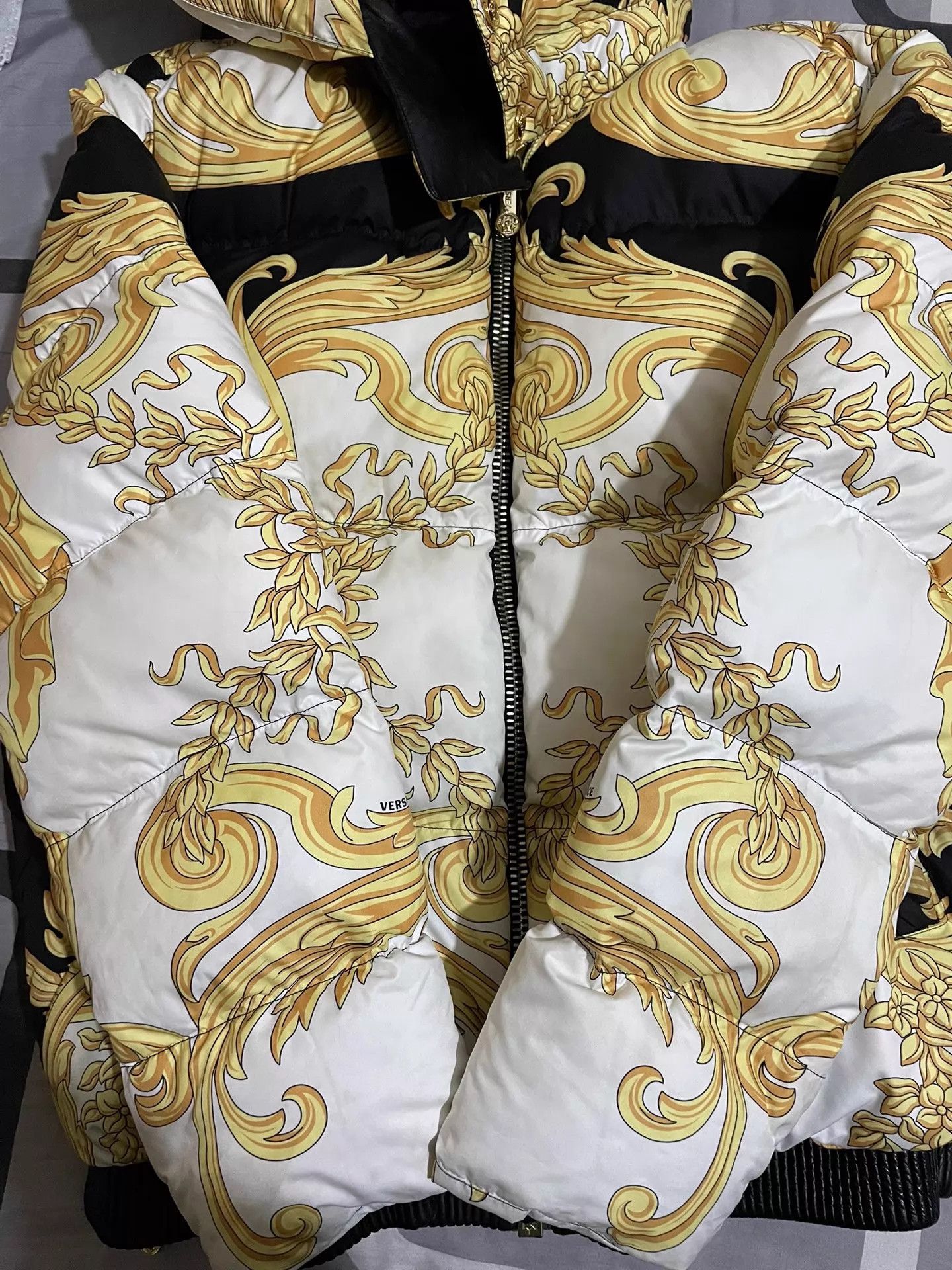 Versace Versace Mainline Baroque Print White Down Puffer Jacket L Size US M / EU 48-50 / 2 - 4 Thumbnail