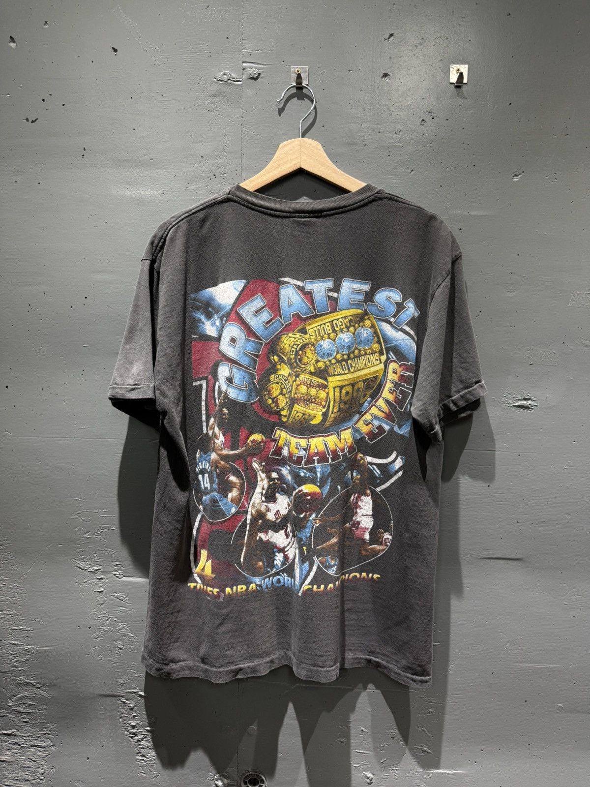 Rap Tees 1996 Chicago Bulls Greatest team ever shirt XL 72 wins Size US XL / EU 56 / 4 - 5 Thumbnail