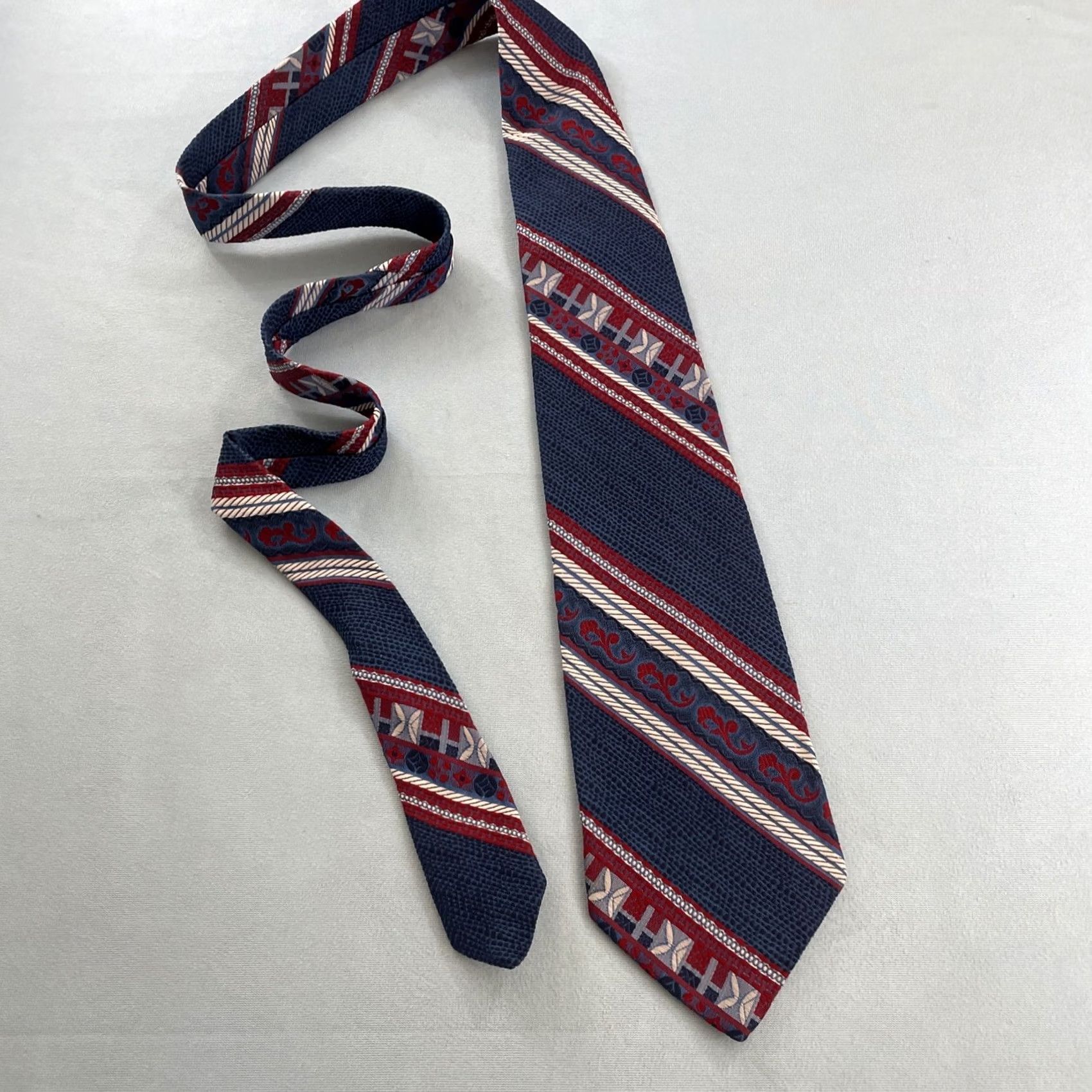 Vintage VINTAGE 1970s Necktie Woven Jacquard Rockabilly Mob Boss Patriot Texture Blue Red White 4" Tie Mens Tie Size ONE SIZE - 7 Thumbnail