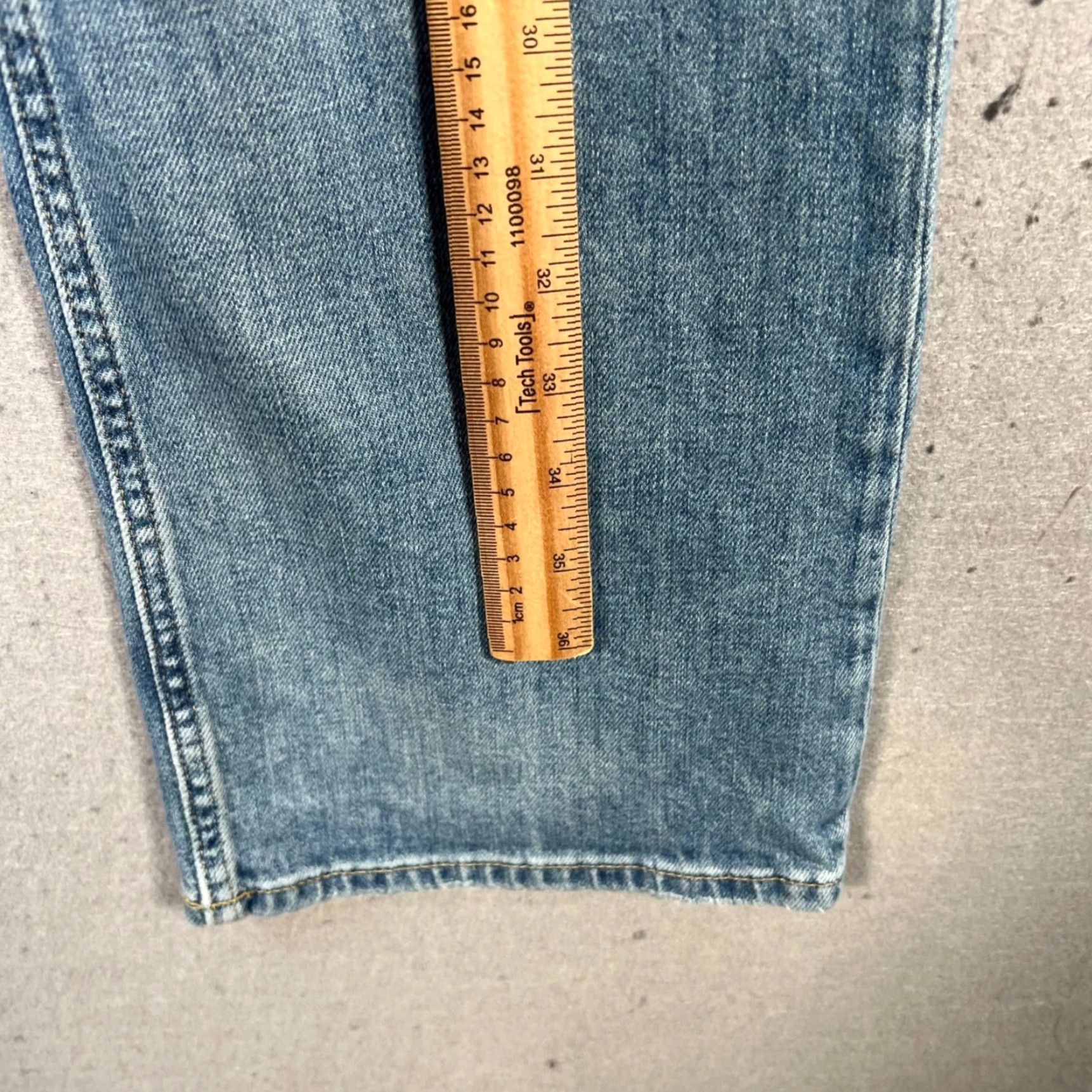 Gap Gap High Rise Flare Jeans Blue 27R Womens 4 / 27 Regular Denim 5-Pocket Spring, Fall, Winter, Summer Mens Womens Girls? Size 27" / US 4 / IT 40 - 6 Thumbnail