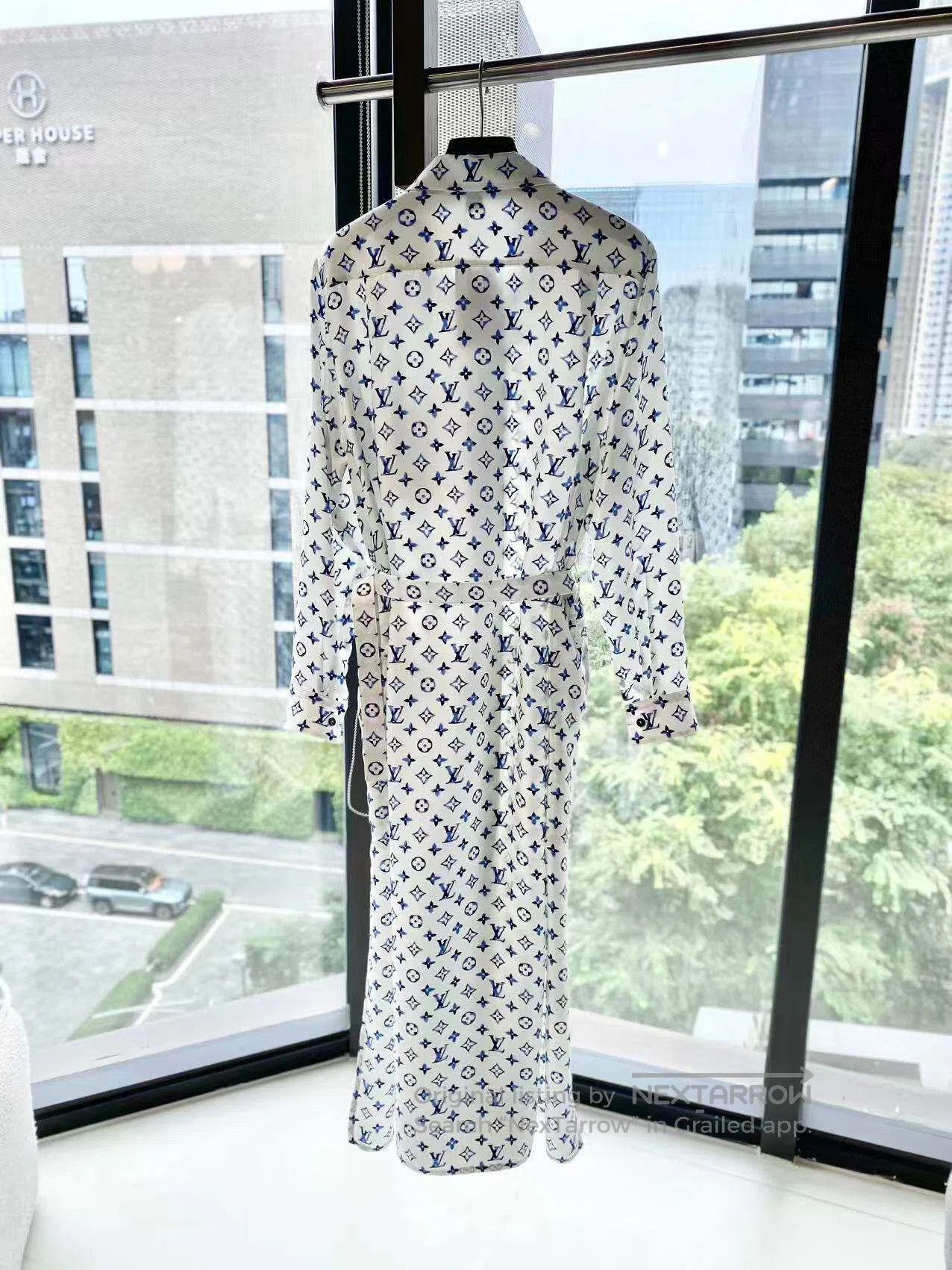 Louis Vuitton Louis Vuitton 25ss presbydo-full print long long sleeve sh Size 4XL / US 24-26 - 3 Thumbnail