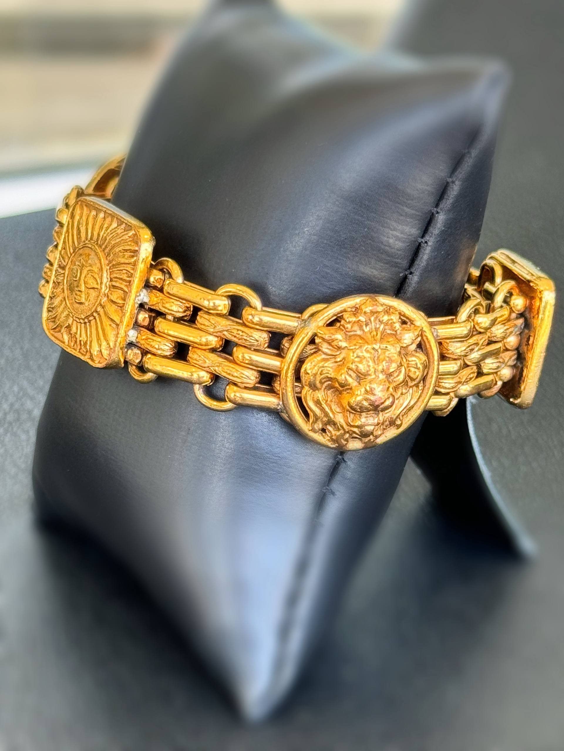 Chanel Chanel Sun & Crest Medallion Chain 7” Bracelet Gold Plated Size ONE SIZE - 4 Thumbnail