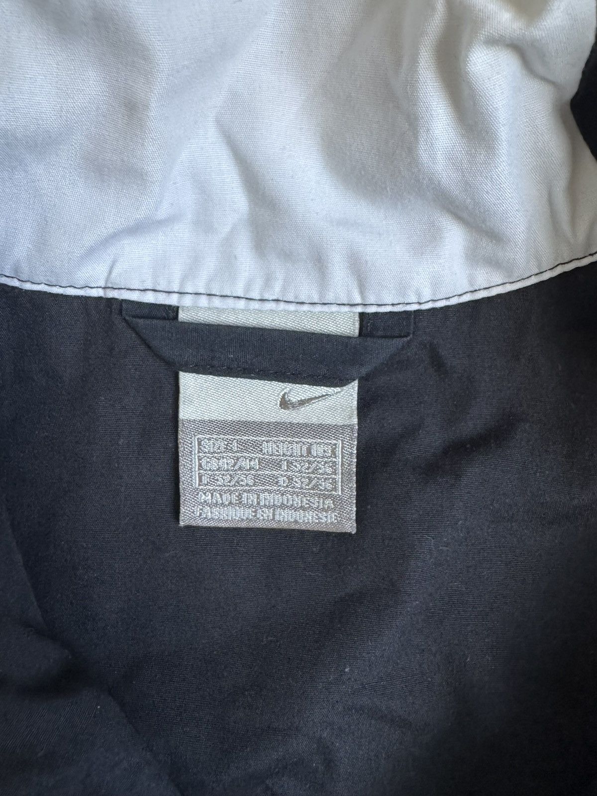 Nike Nike Vintage Windbreaker jacket Size US L / EU 52-54 / 3 - 4 Thumbnail