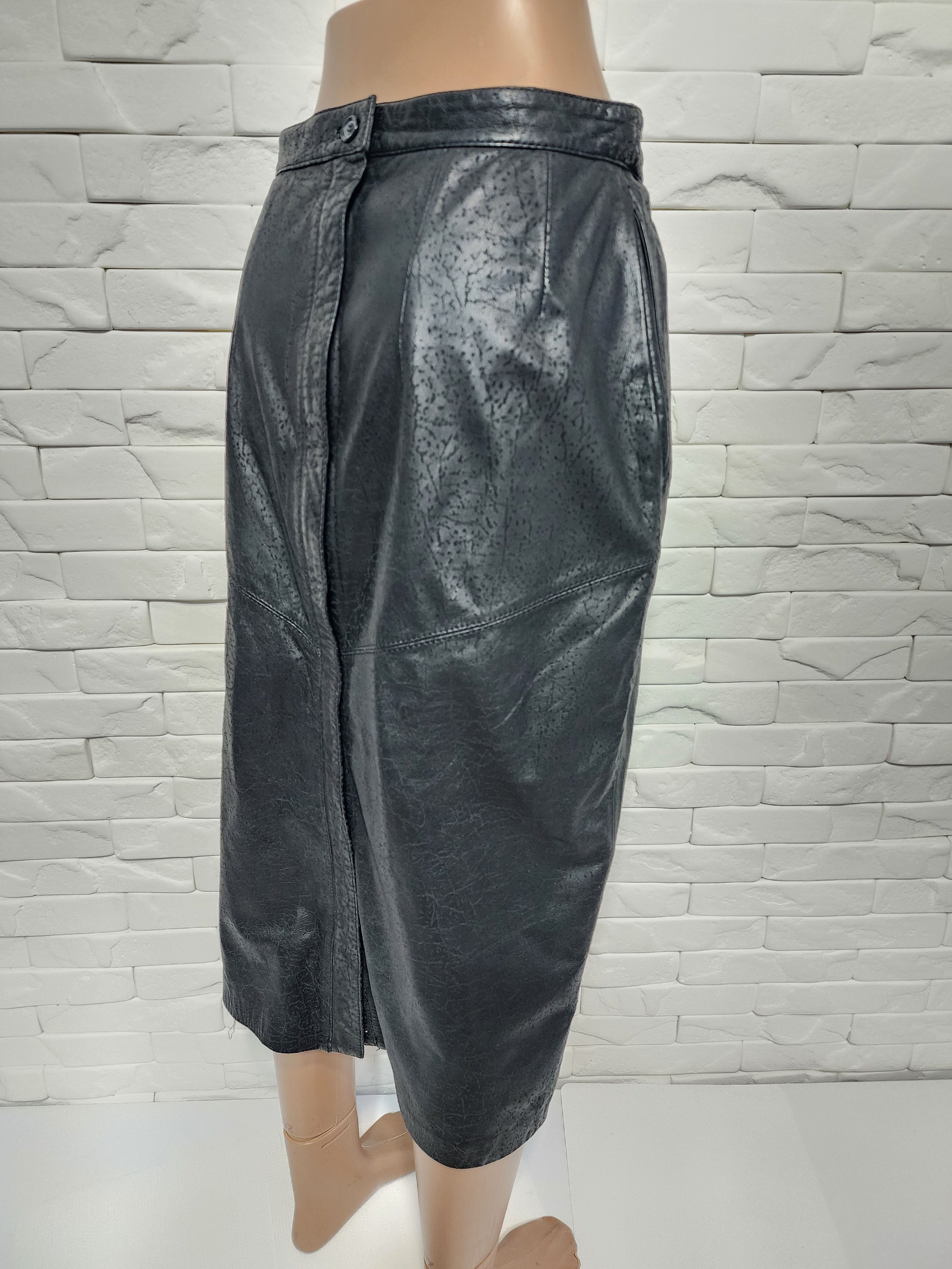 Genuine Leather Black leather skirt. Size 28" / US 6 / IT 42 - 5 Thumbnail