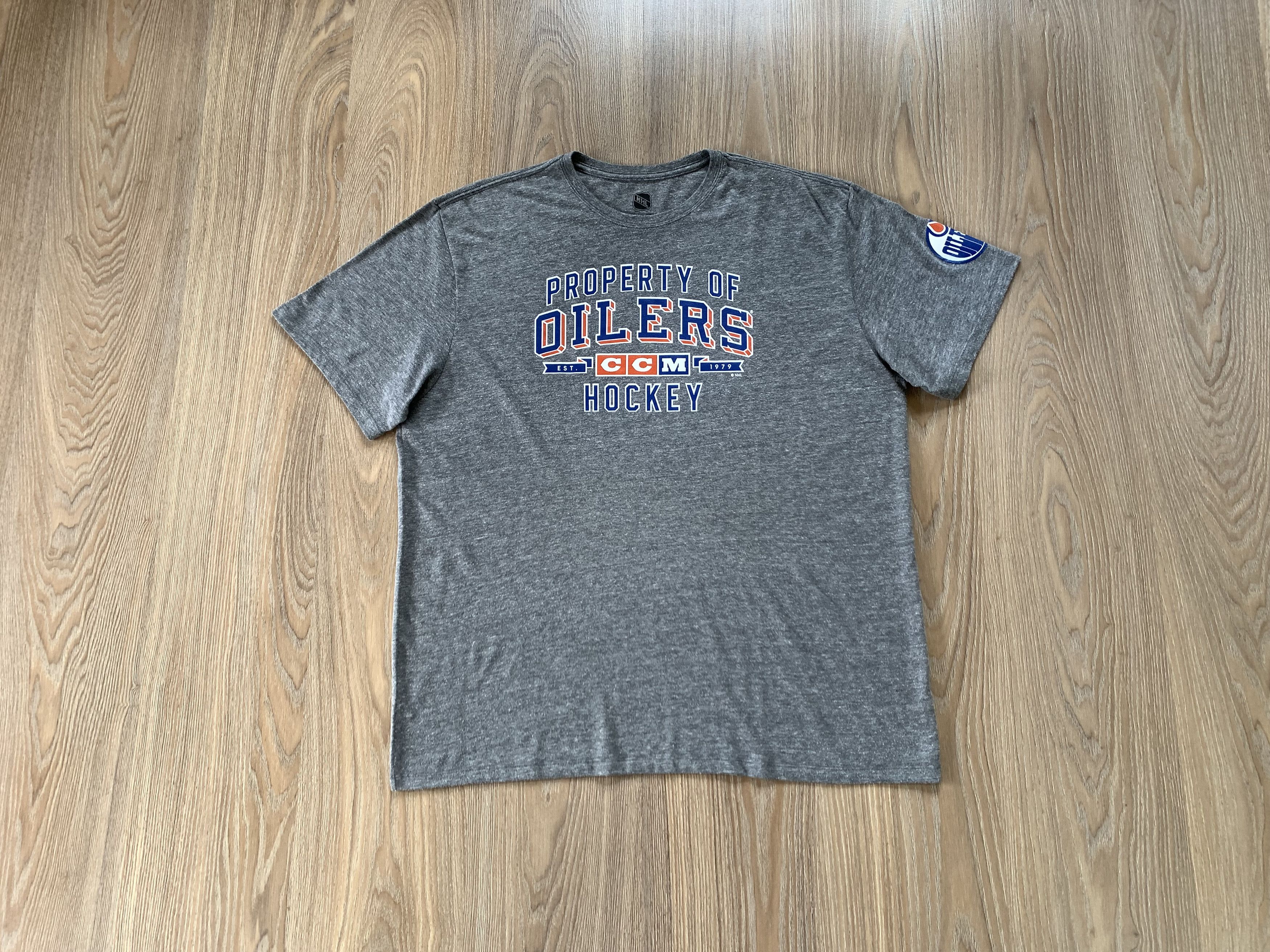Ccm × NHL × Vintage Vintage CCM NHL Edmonton Oilers Grey T-Shirt Size US XXL / EU 58 / 5 - 8 Thumbnail