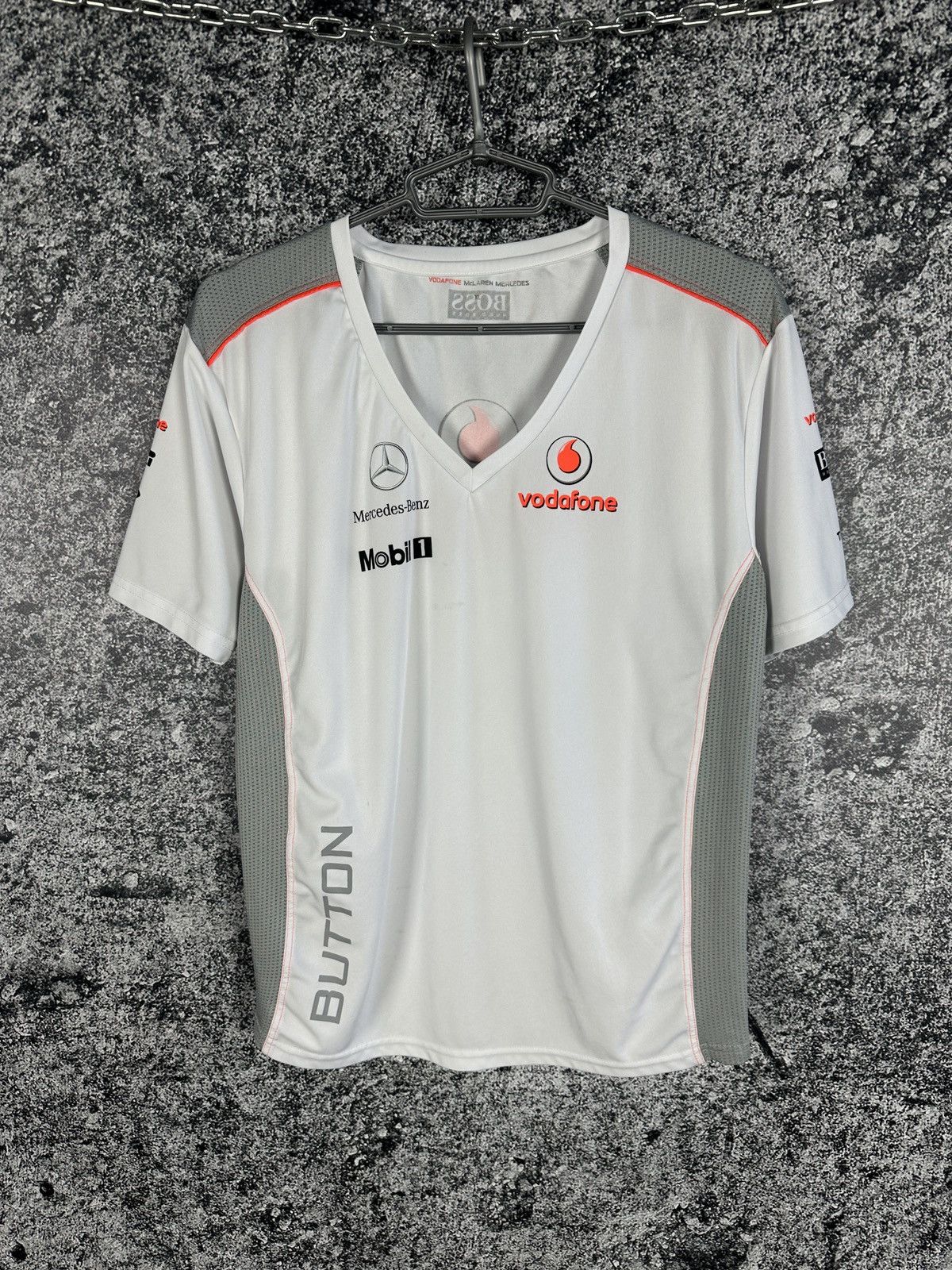 Formula 1 Vodafone Mclaren Mercedes Benz Racing F1 Tee Button Size XL Size XL / US 12-14 / IT 48-50 - 2 Thumbnail