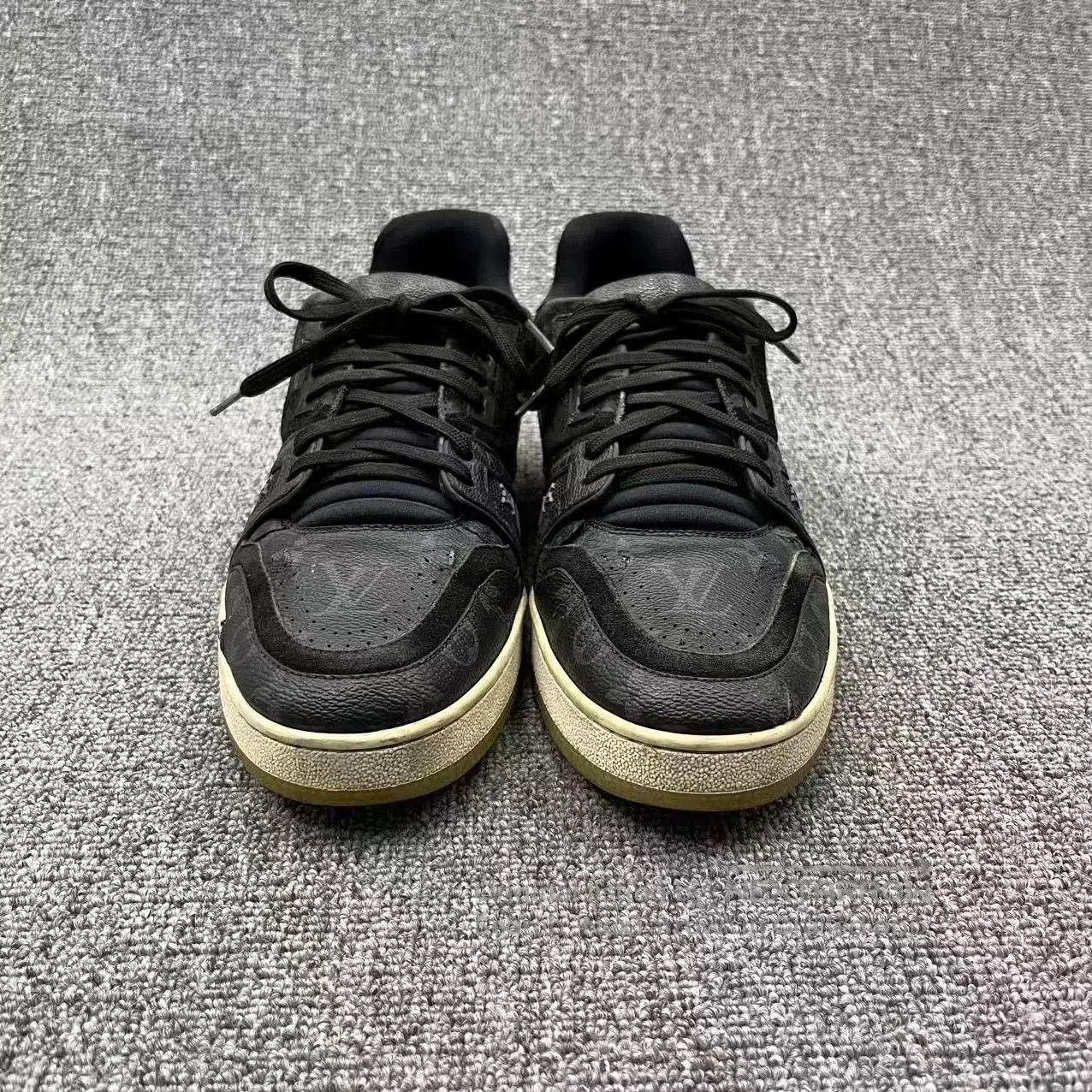 Louis Vuitton louis vuitton black monogram trainer sneakers. Size US 9 / EU 42 - 2 Thumbnail