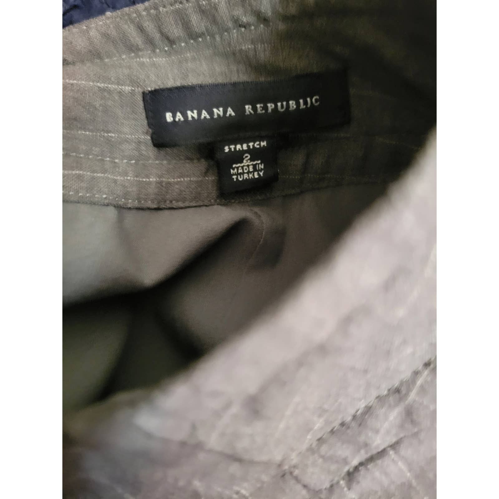 Banana Republic Women's Banana Republic Gray Pinstriped Pencil Skirt Size 2 Size 27" / US 4 / IT 40 - 2 Thumbnail