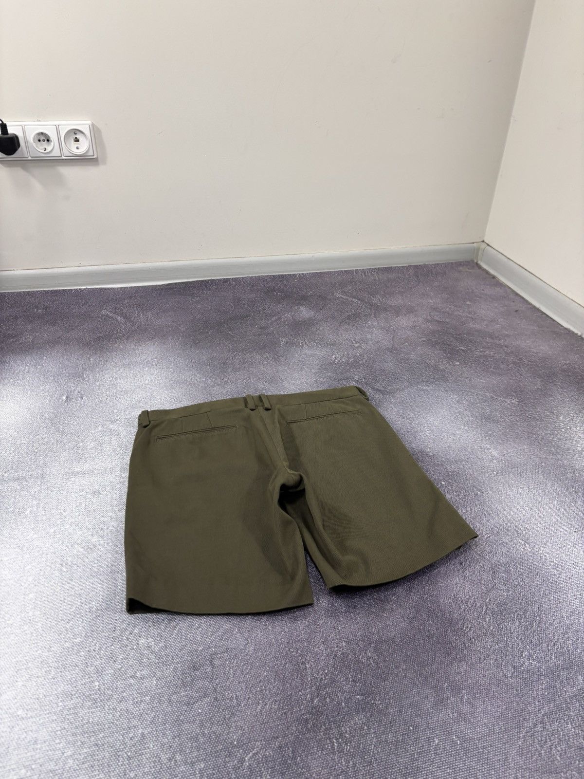 Diesel Black Gold Diesel Black Gold NWT Men’s Khaki Green Dress Chino Shorts Size US 30 / EU 46 - 14 Thumbnail