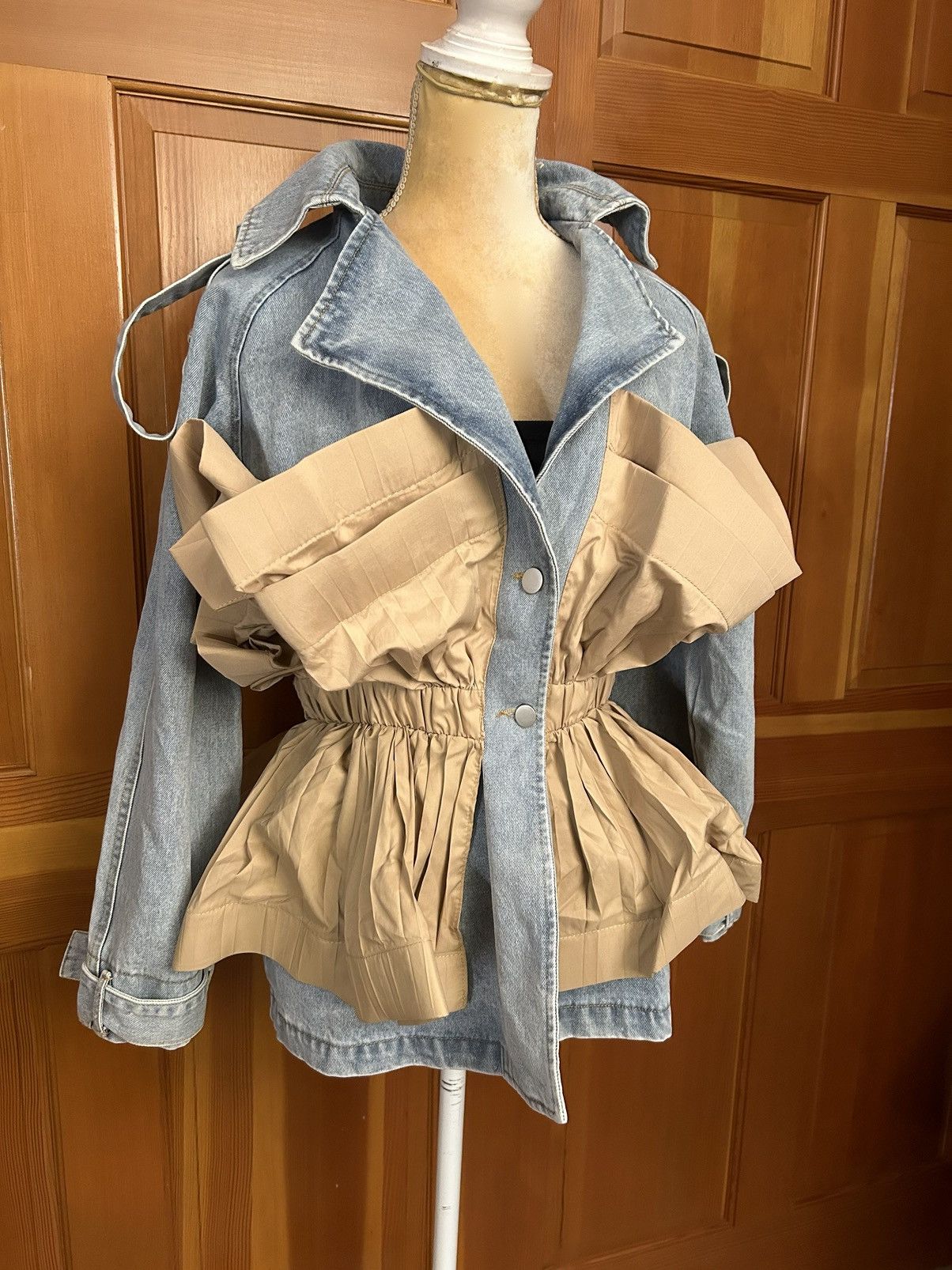 Designer × Other NWT, Lavishly Paris Stunning Ruffle Patchwork Denim Coat. Size M / US 6-8 / IT 42-44 - 6 Thumbnail