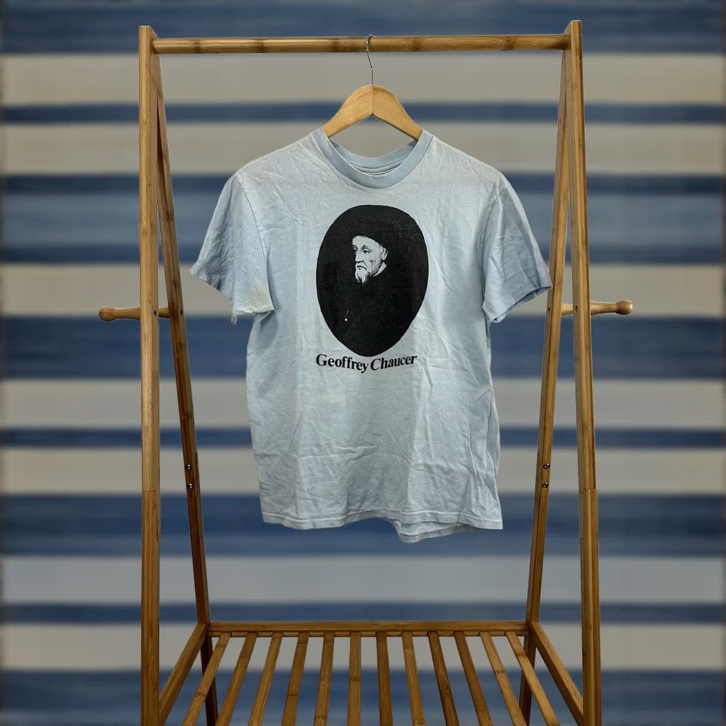 Hanes VTG 80s Geoffrey Chaucer Author Poet Literature Portrait Art T-Shirt L Blue Mens Shirt Size US L / EU 52-54 / 3 - 1 Thumbnail