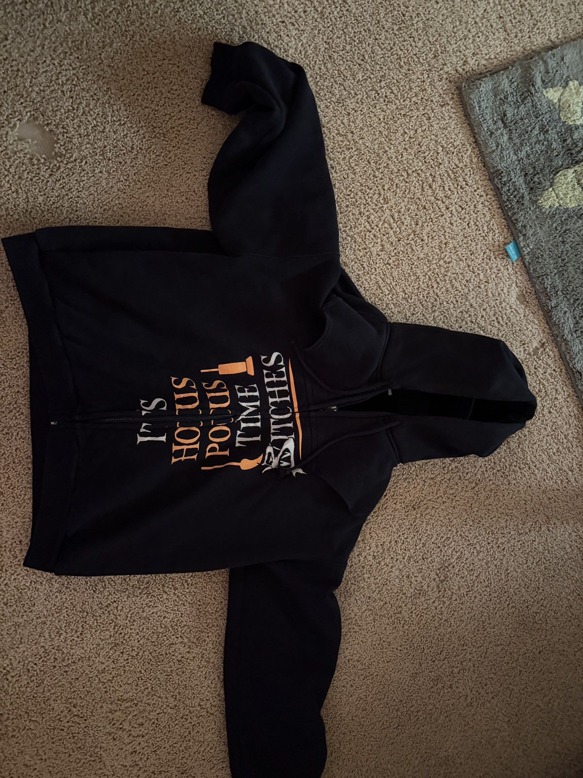 Vetements Vetements upside down runway hocus pocus hoodie Size US M / EU 48-50 / 2 - 2 Thumbnail
