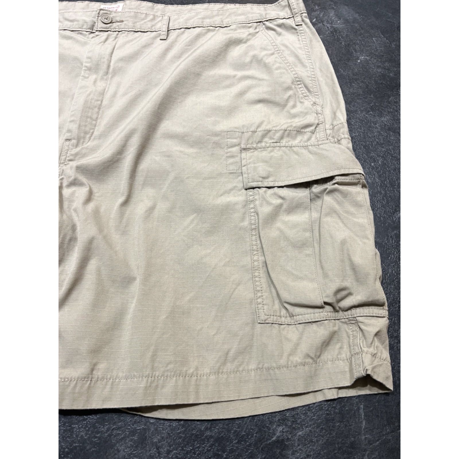 Levi's Levi's Cargo Shorts Tan Khaki Ripstop Casual Men’s Size 52 Cargo Pocket Inseam 9 in Big & Tall Cotton Canvas Front Flat Front Regular Mens Size US 36 / EU 52 - 2 Thumbnail