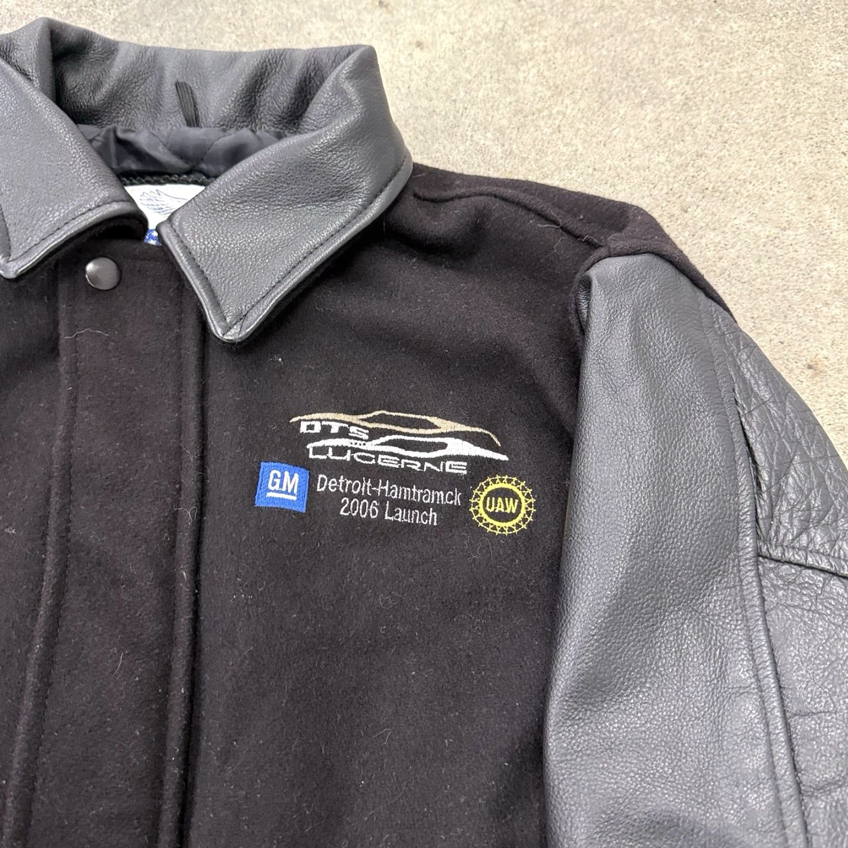 Vintage VINTAGE Cadillac Varsity Jacket Men’s Small S Black Wool & Leather sleeves 2006 DTS & Lucerne Launch Size US S / EU 44-46 / 1 - 4 Thumbnail