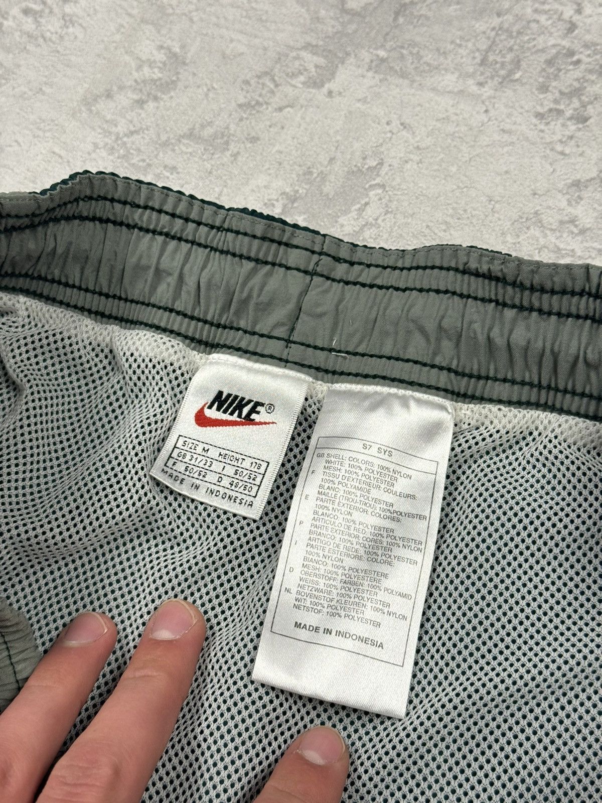 Nike Vintage Nike Y2K Shorts Size M Size US 31 - 9 Thumbnail