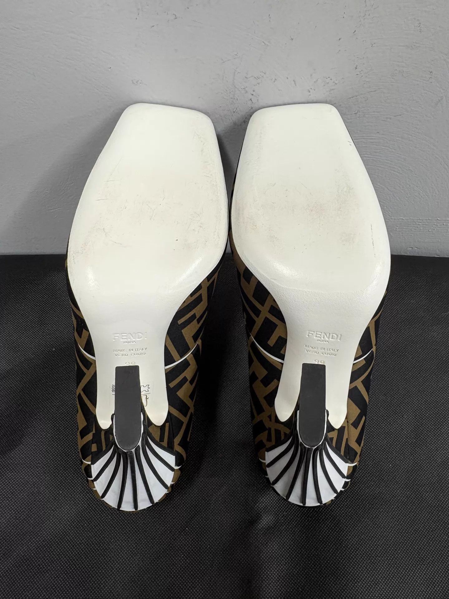 Fendi Fendi limited edition classic FF monogram high heels 39 EU Size US 8.5 / IT 38.5 - 7 Thumbnail