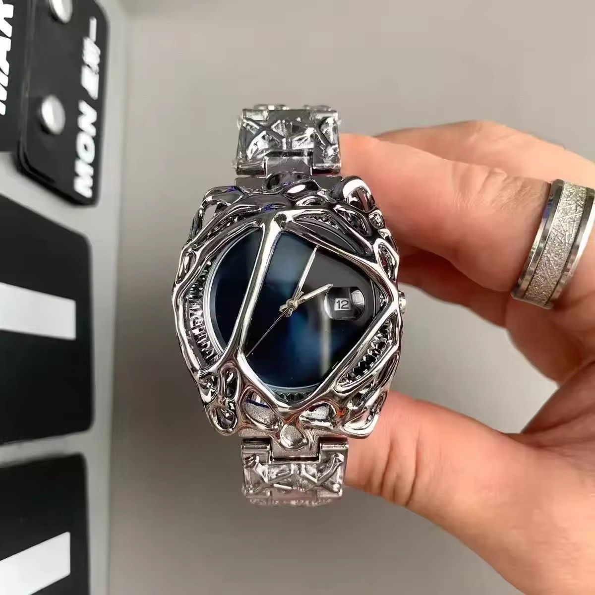 Dragon skale Watch American design skeleton melted steel