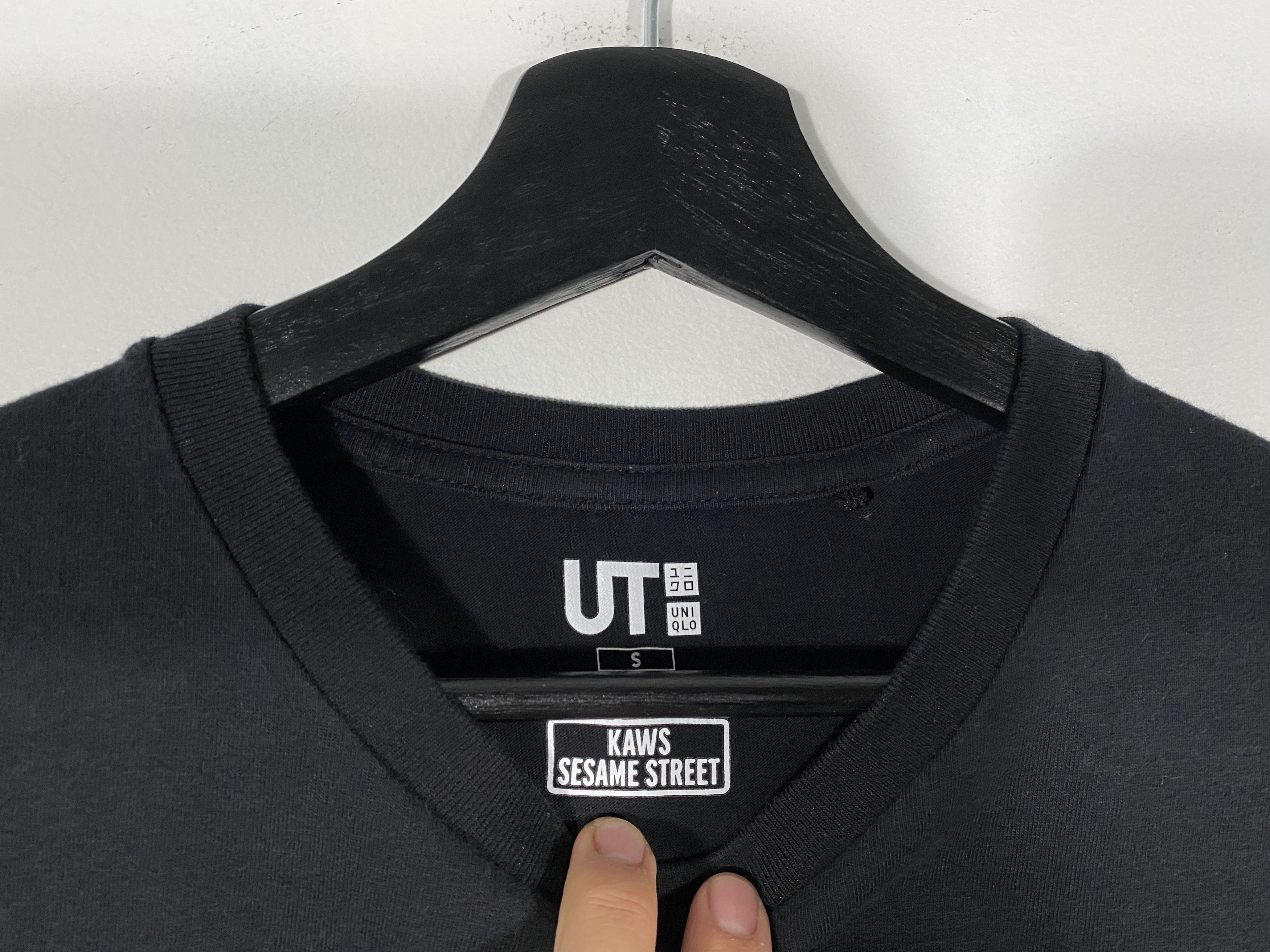 Kaws × Uniqlo KAWS x Uniqlo x Sesame Street Character Companion Tee Black Size US S / EU 44-46 / 1 - 4 Thumbnail