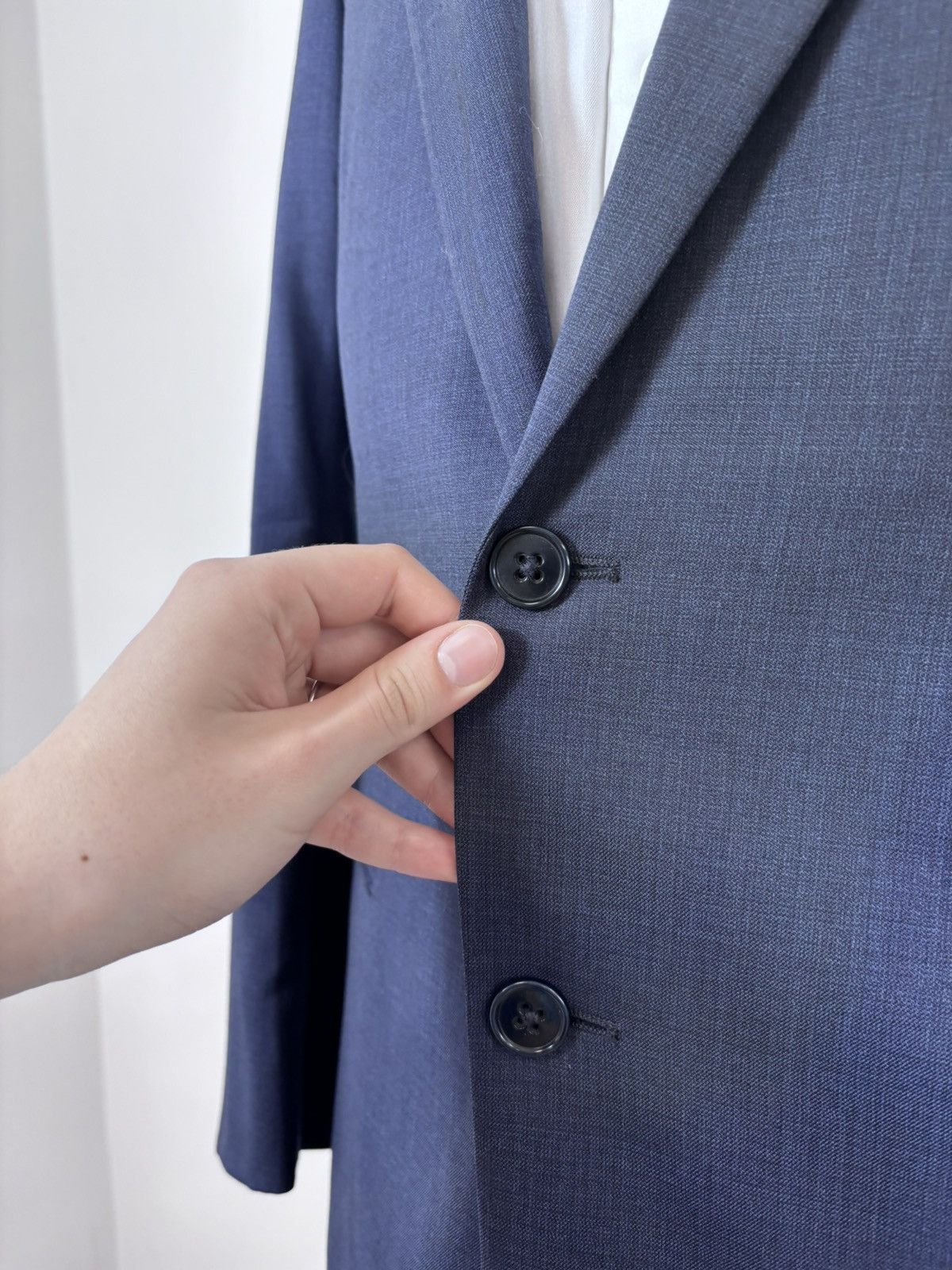Armani Collezioni Armani Collezioni Men’s 2-Piece Navy Blue Wool Suit Size 40R - 8 Thumbnail