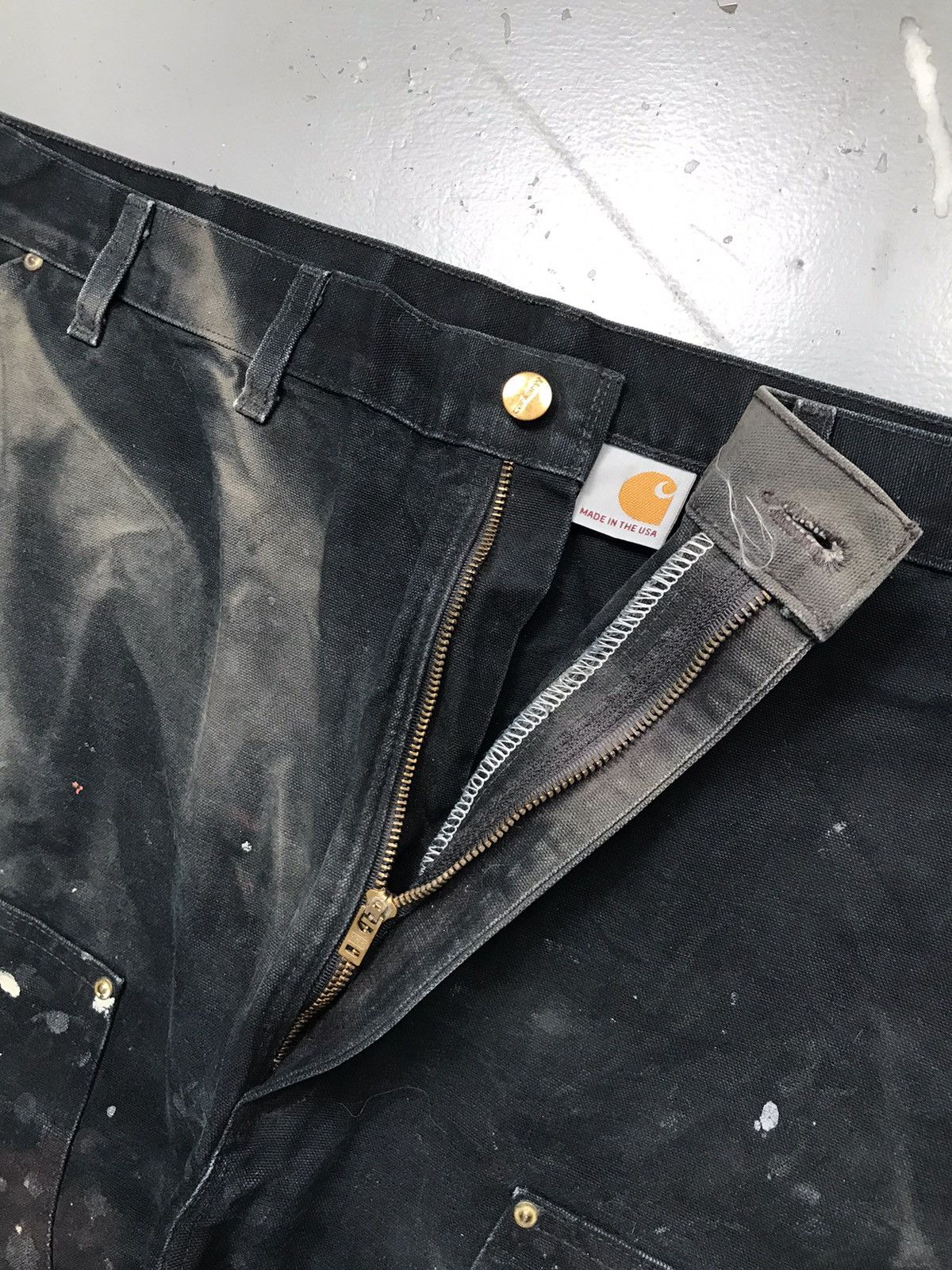 Carhartt Vintage Carhartt B01BLK double knee painted dusty denim48x29 Size US 44 / EU 60 - 9 Thumbnail