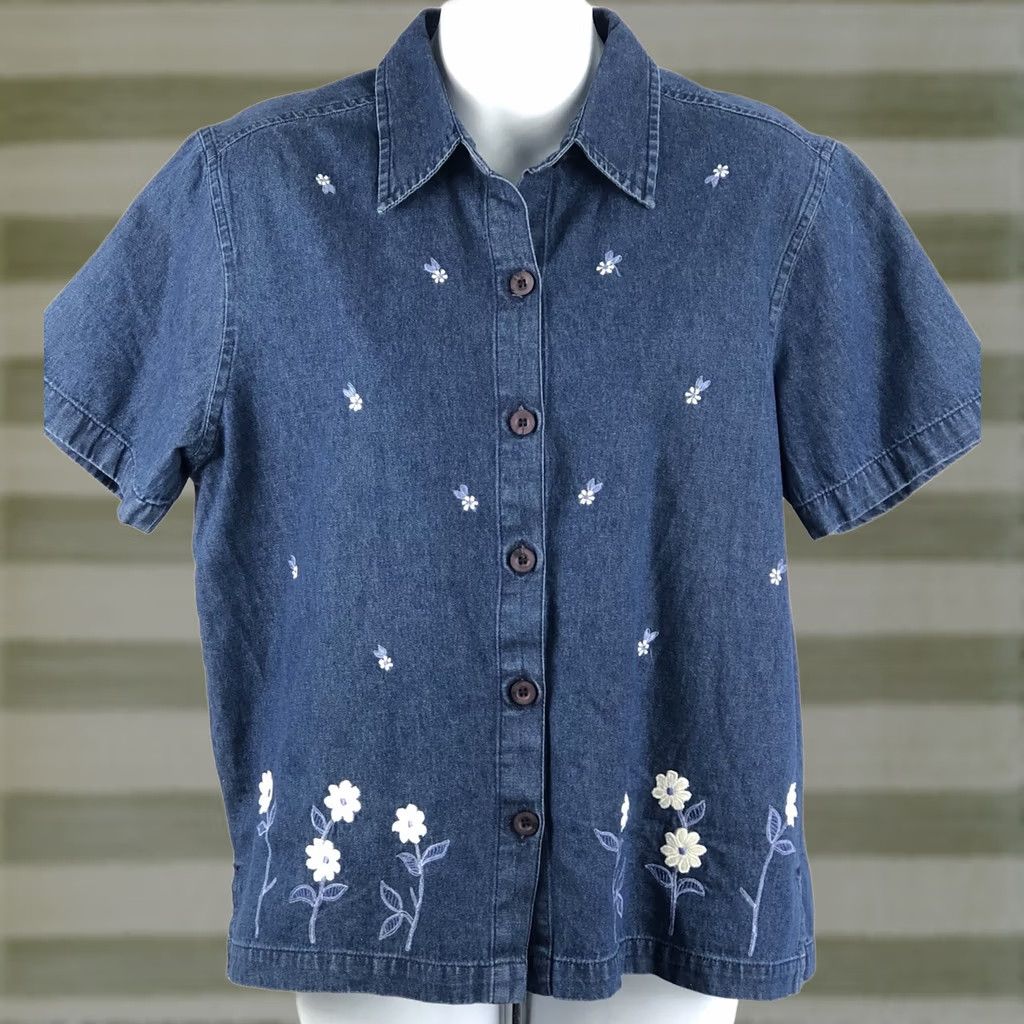 Denime VINTAGE mint julep Denim top Blouse Blue Short Sleeve Embroidered Chambray Cotton Casual Shirt Womens L 80s 90s Cottagecore Size L / US 10 / IT 46 - 1 Thumbnail