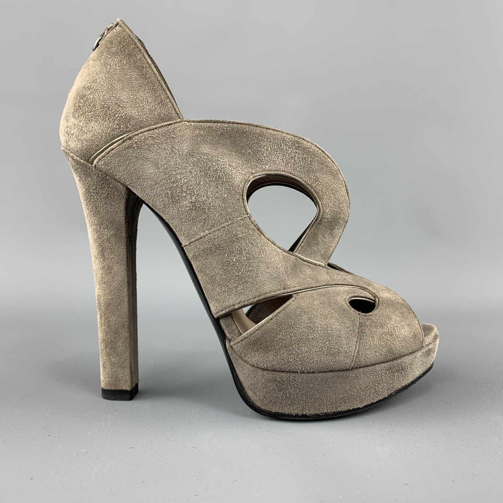 Bottega Veneta Size 7 Grey Suede Patent Leather Piping Peep Toe Sandals Size US 7 / IT 37 - 1 Thumbnail