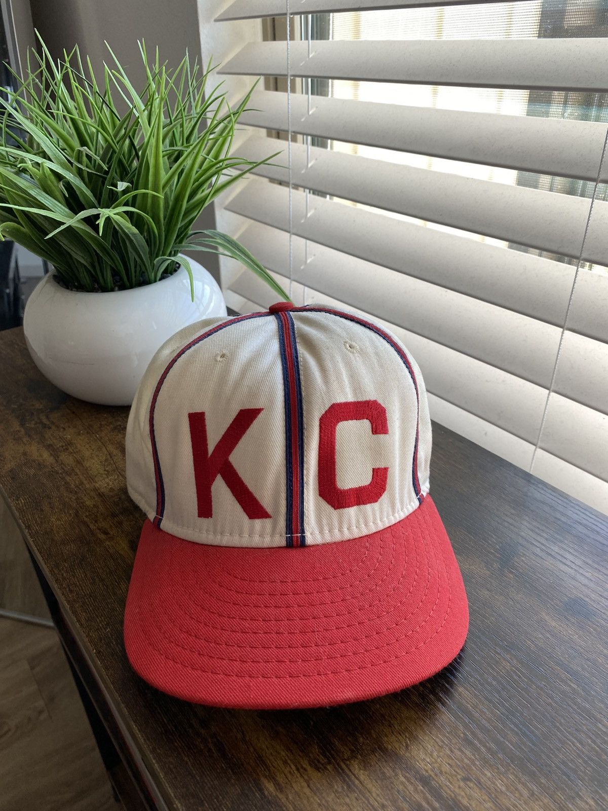 MLB Vintage 80s Kansas City Monarchs Hat Size ONE SIZE - 1 Thumbnail