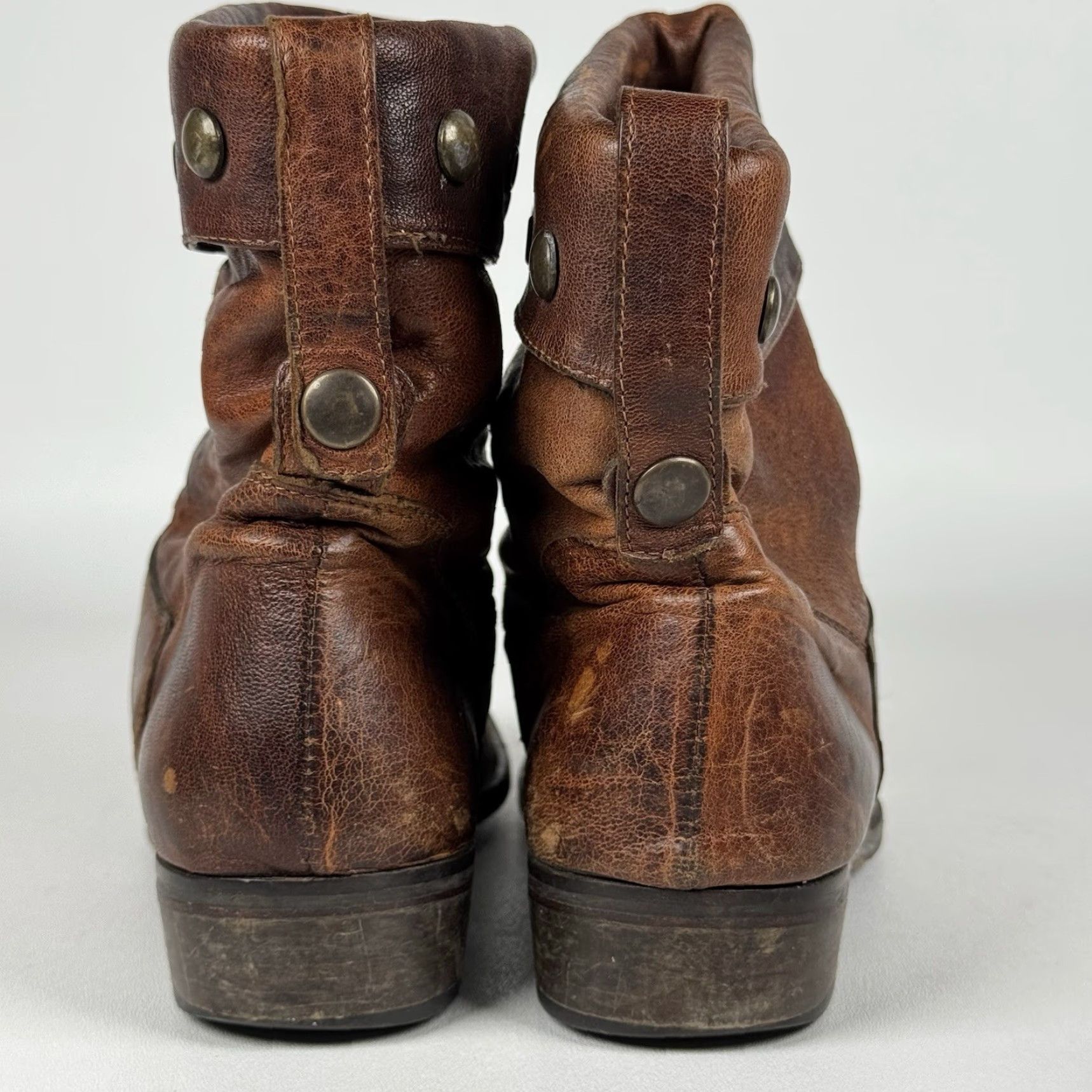 Vintage Womens Boot Cowgirl 6.5 Italian Leather Brown Distressed Studded Block Heel Pull On Coastal Boho Western Biker Shoes Mostly Women งาน Size US 7 / IT 37 - 7 Thumbnail