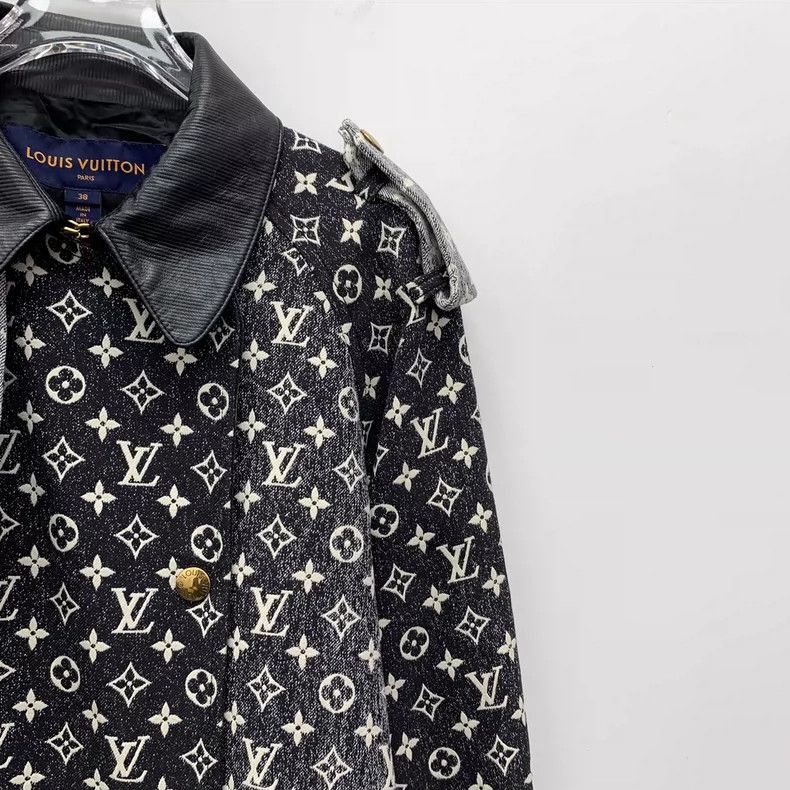 Louis Vuitton Louis Vuitton 23 black logo full print cotton lapel long s Size XS / US 0-2 / IT 36-38 - 3 Thumbnail