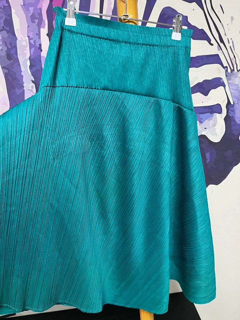 Issey Miyake Issey Miyake size:3 Peacock blue pleated skirt Size 23" - 3 Thumbnail
